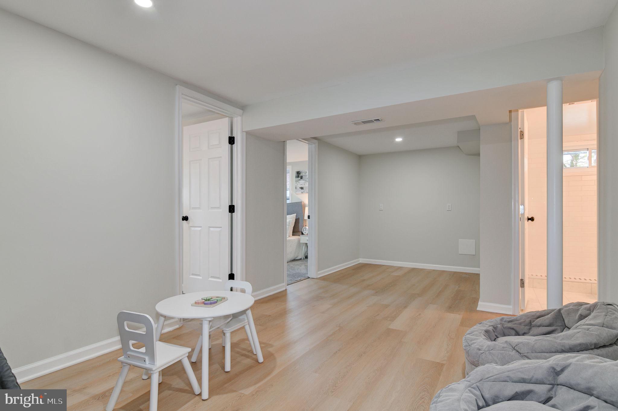 2909 Troy Pl