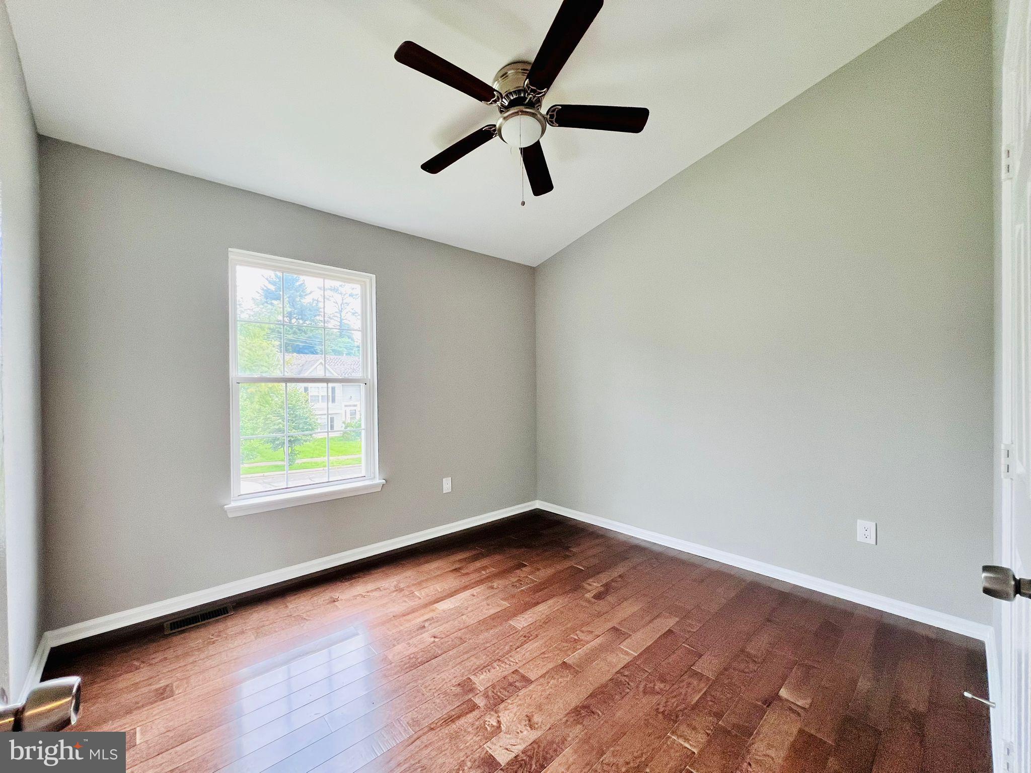 8407 LENASKIN LANE