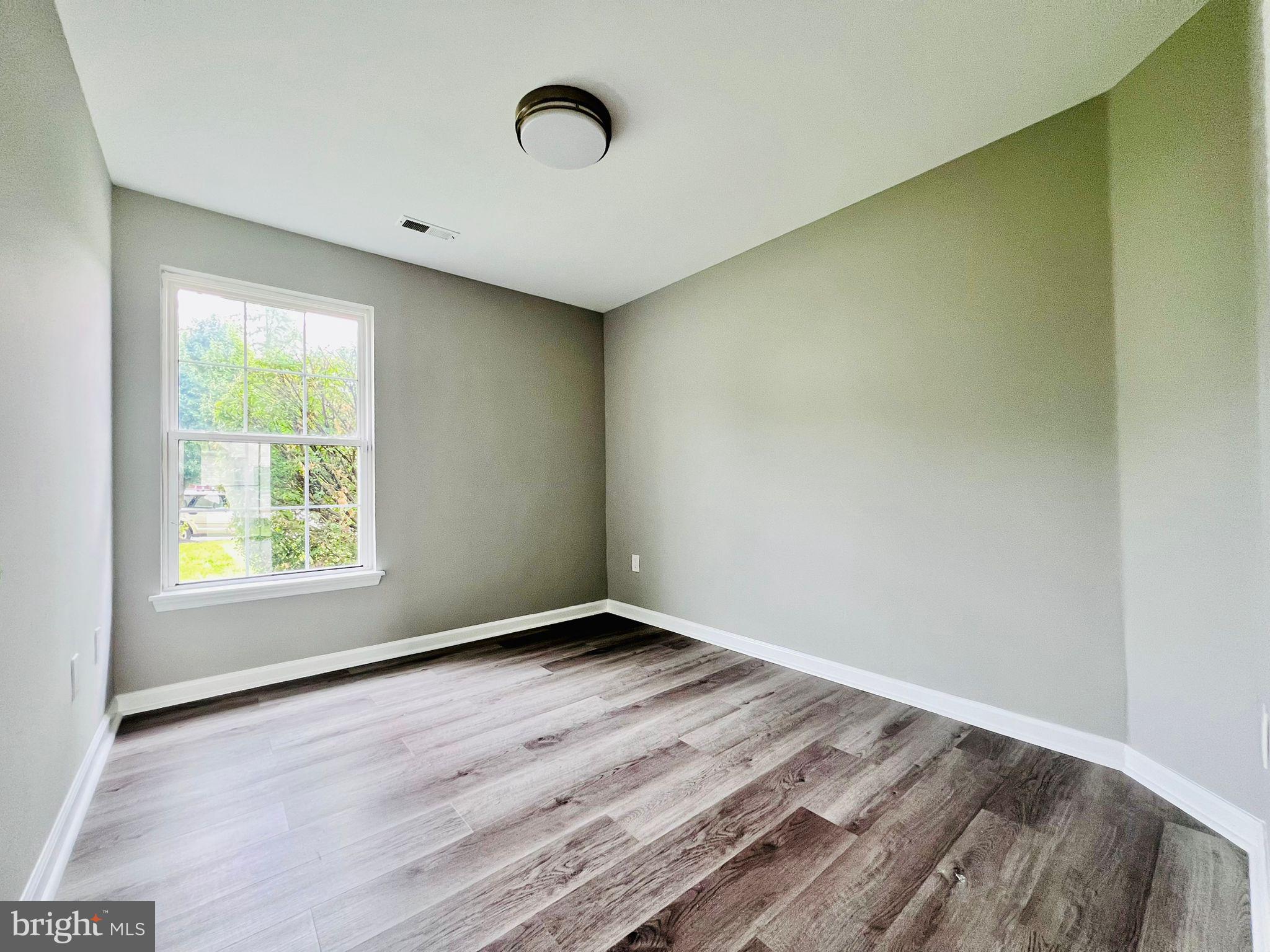 8407 LENASKIN LANE