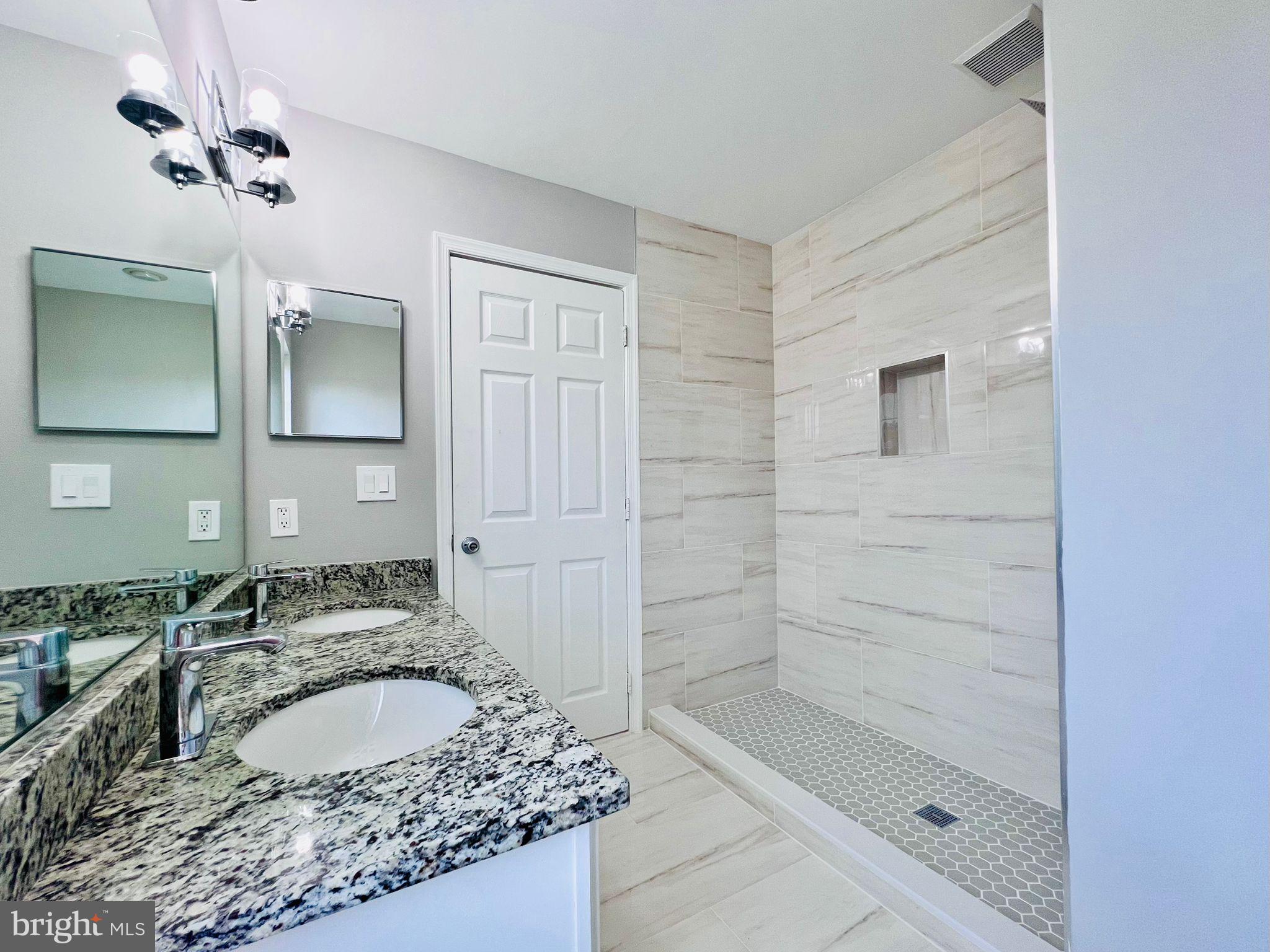 8407 LENASKIN LANE