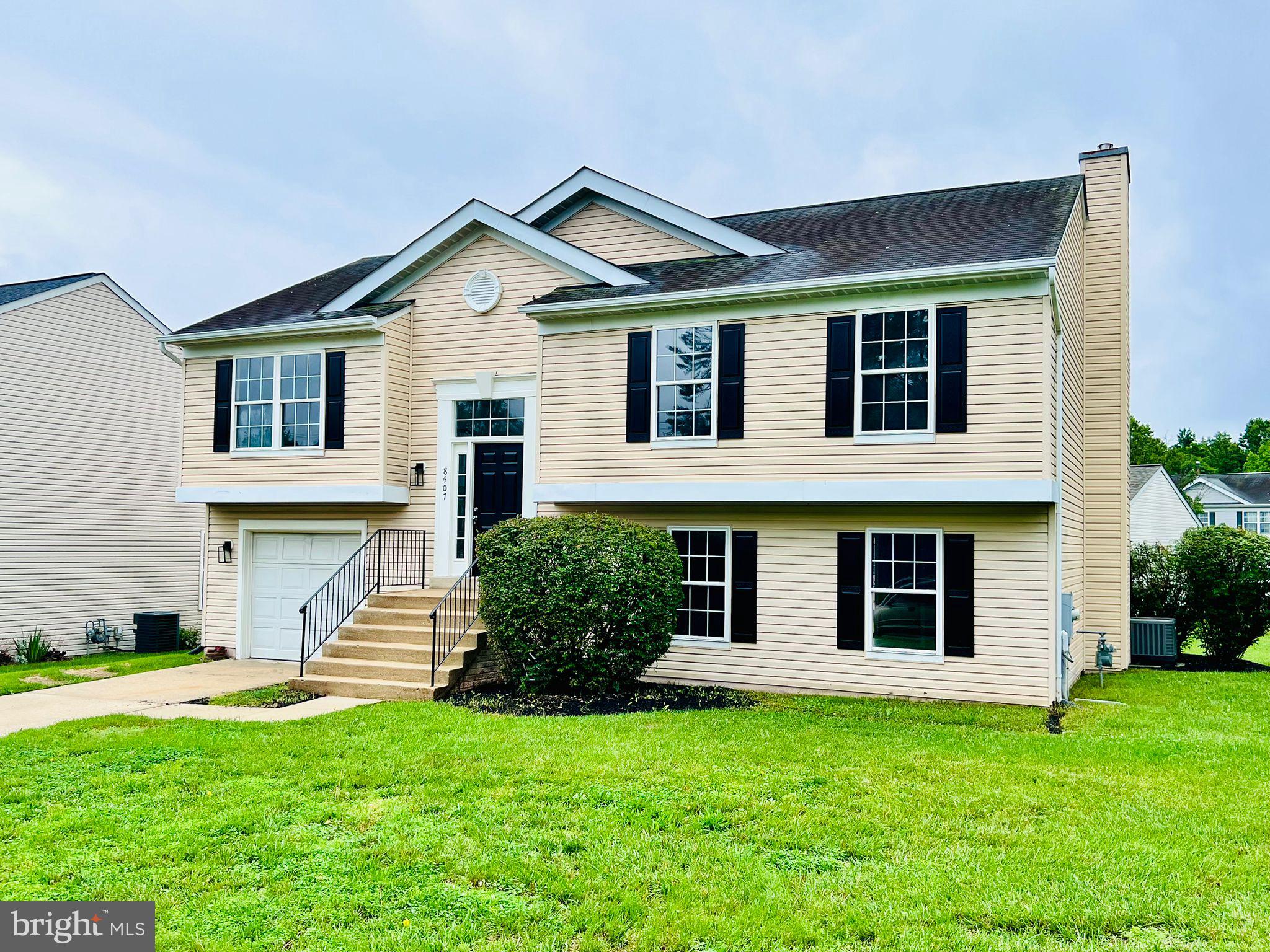 8407 LENASKIN LANE