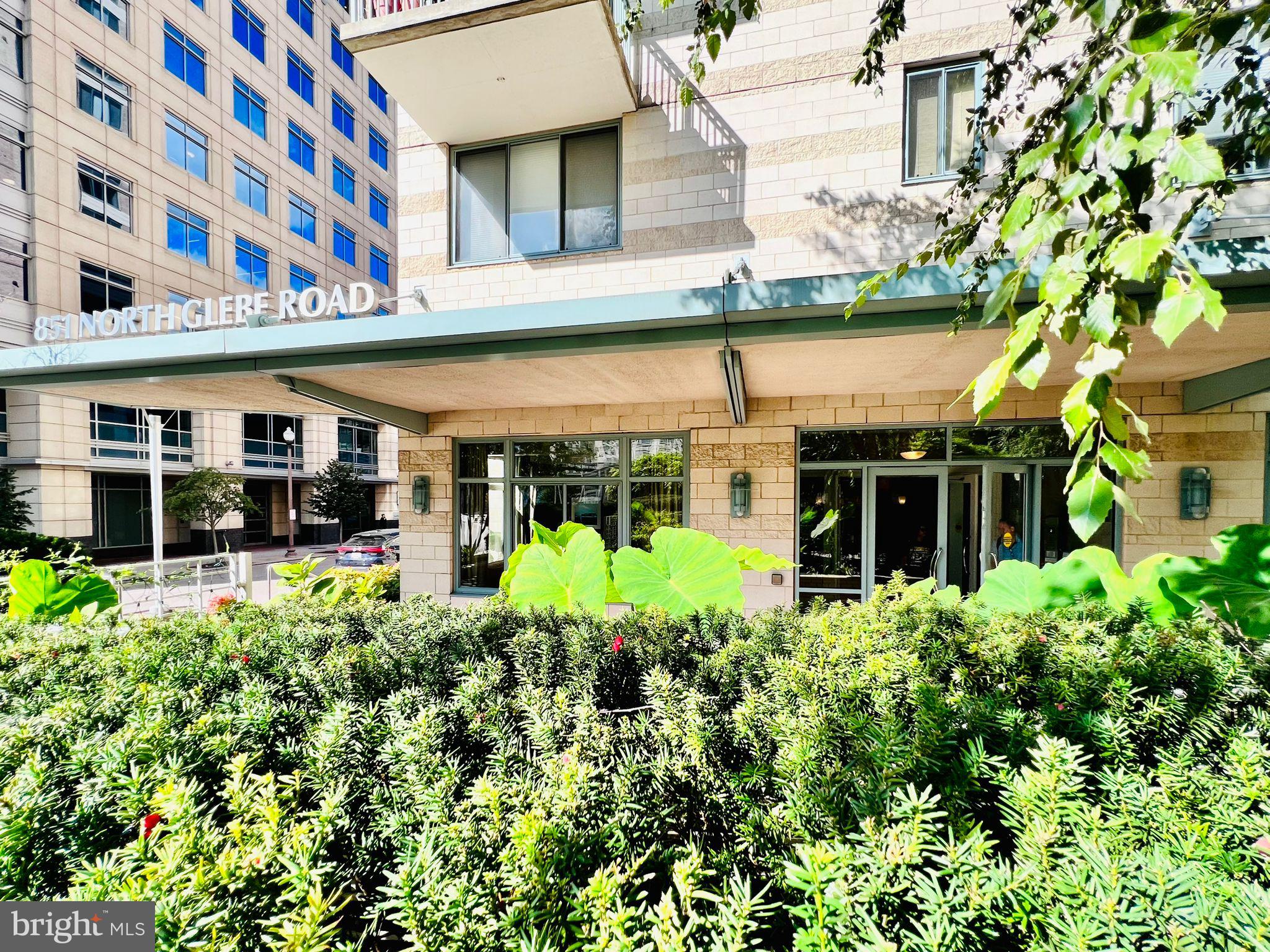 851 N Glebe Rd #307