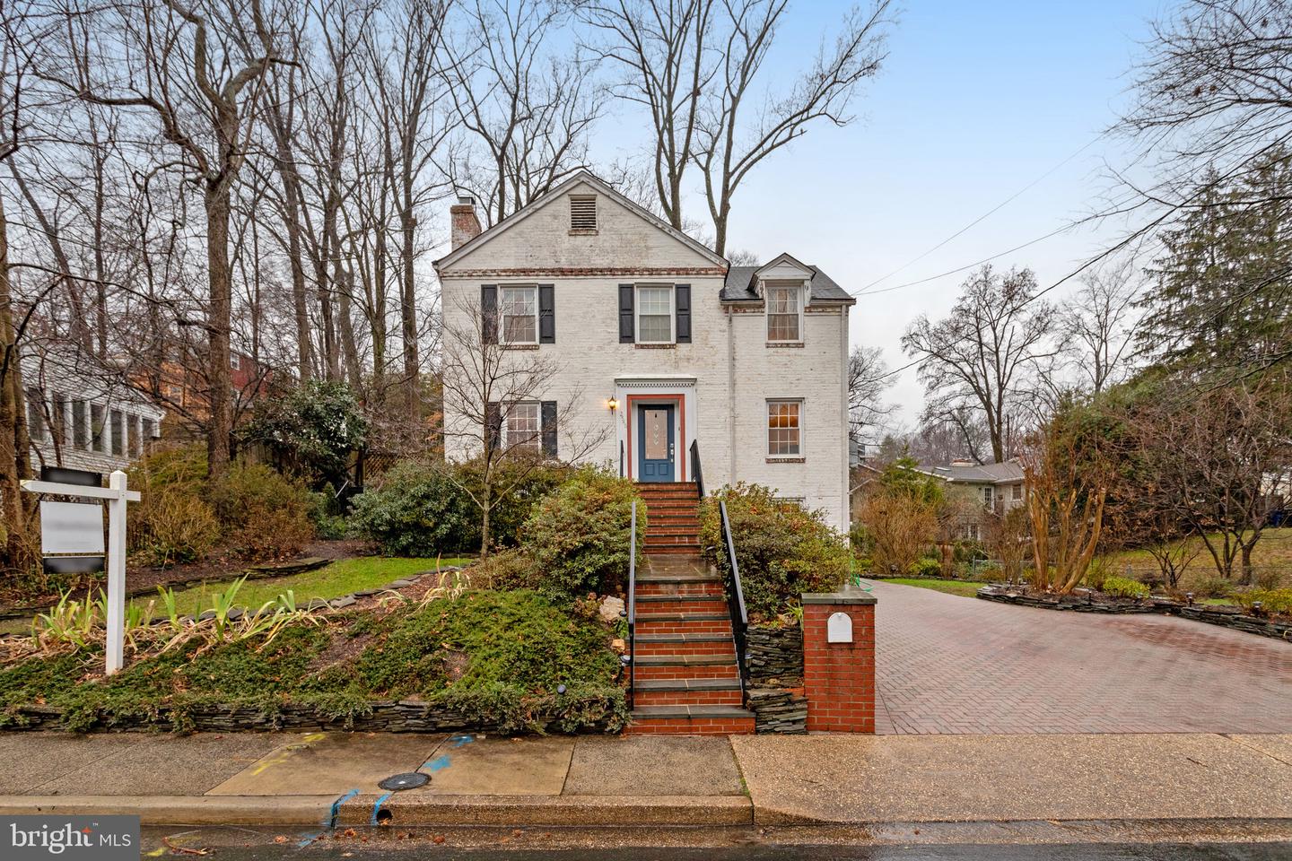 2546 Military Rd