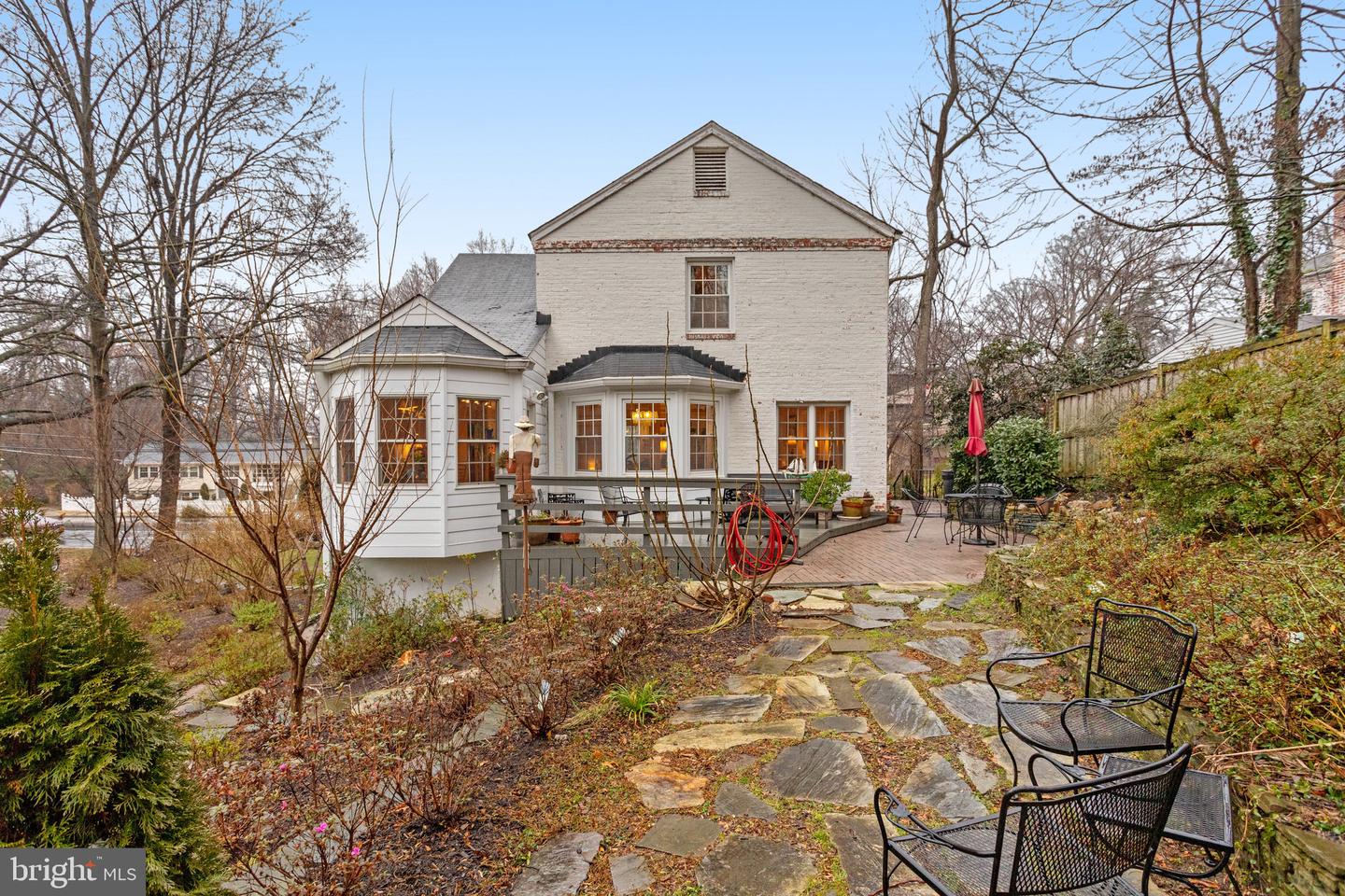 2546 Military Rd