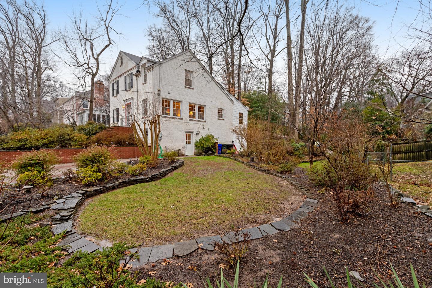 2546 Military Rd