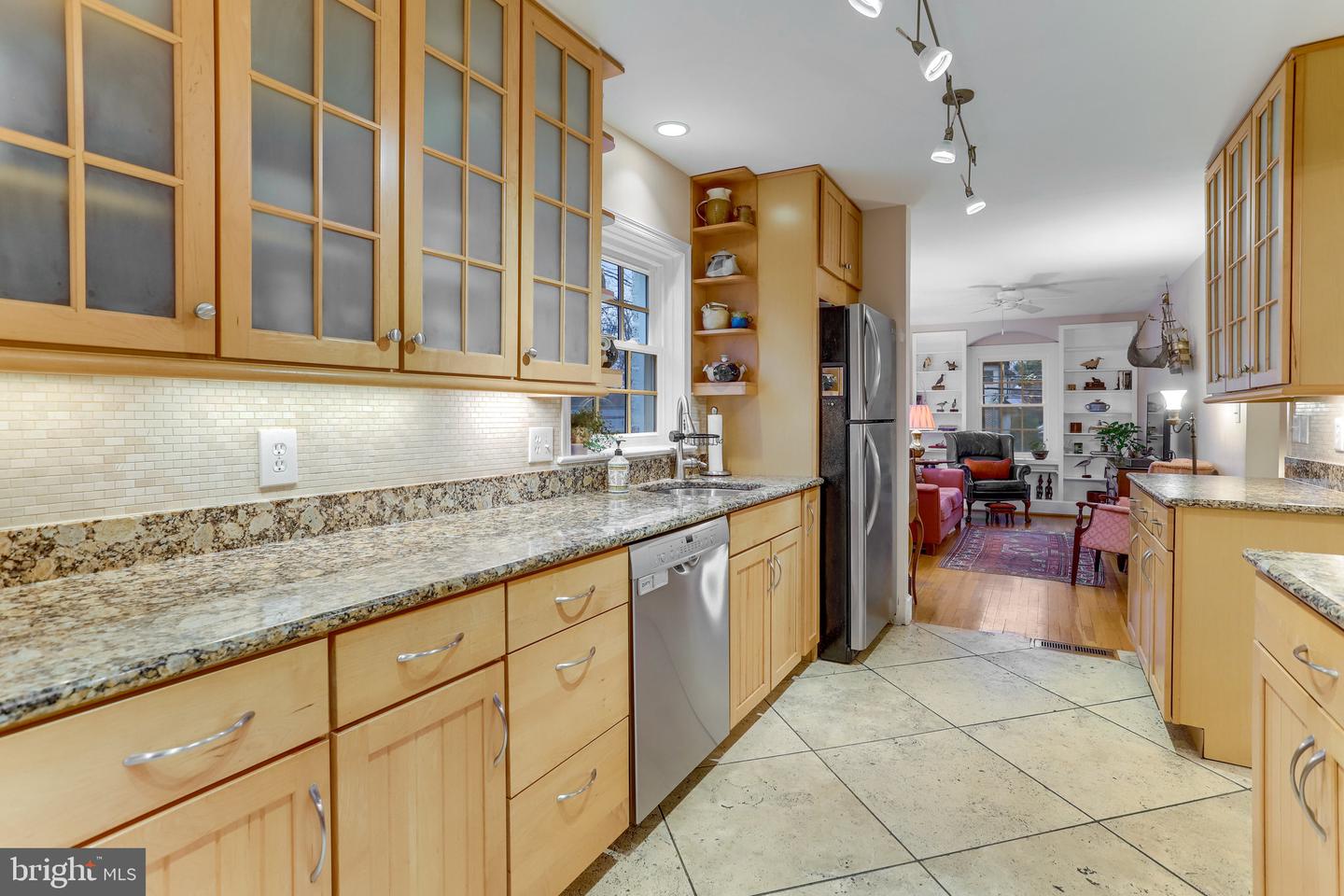 2546 Military Rd