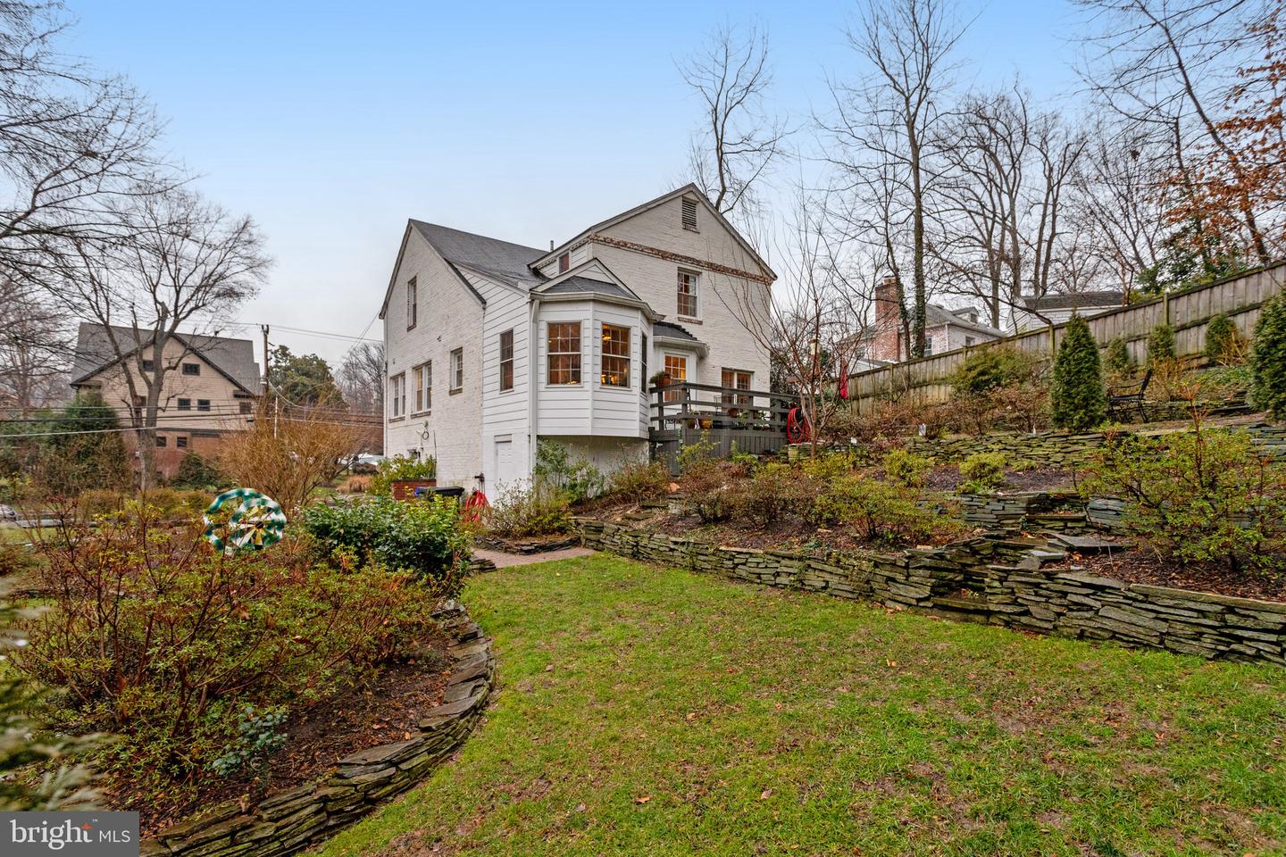 2546 Military Rd