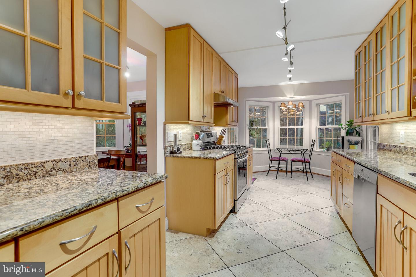 2546 Military Rd