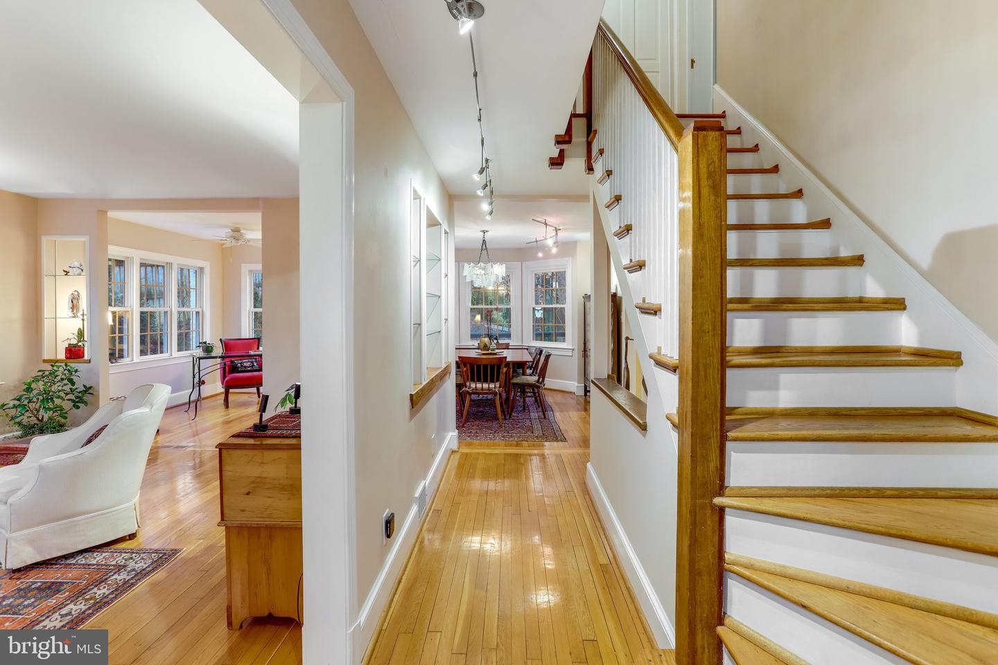 2546 Military Rd