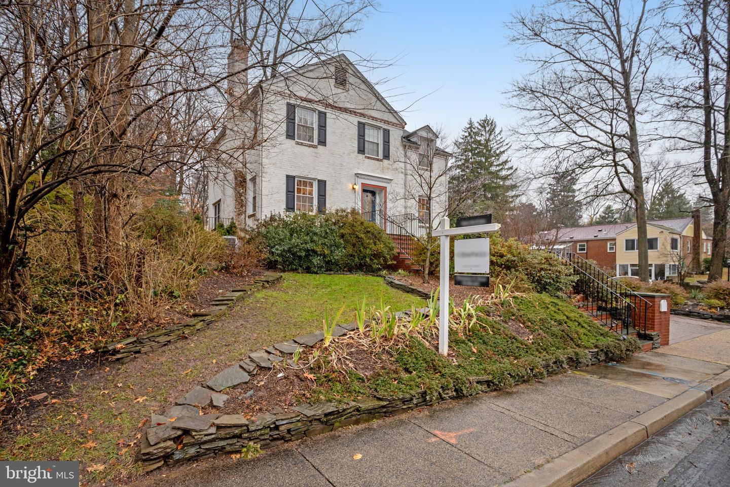 2546 Military Rd