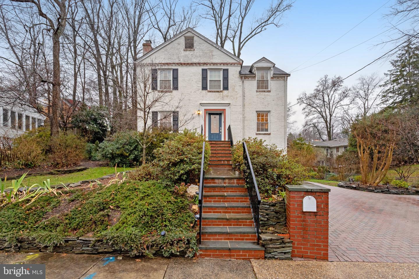 2546 Military Rd