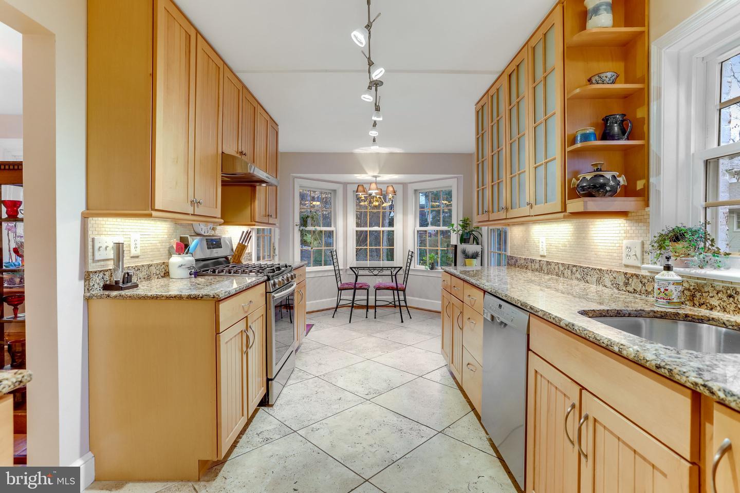 2546 Military Rd