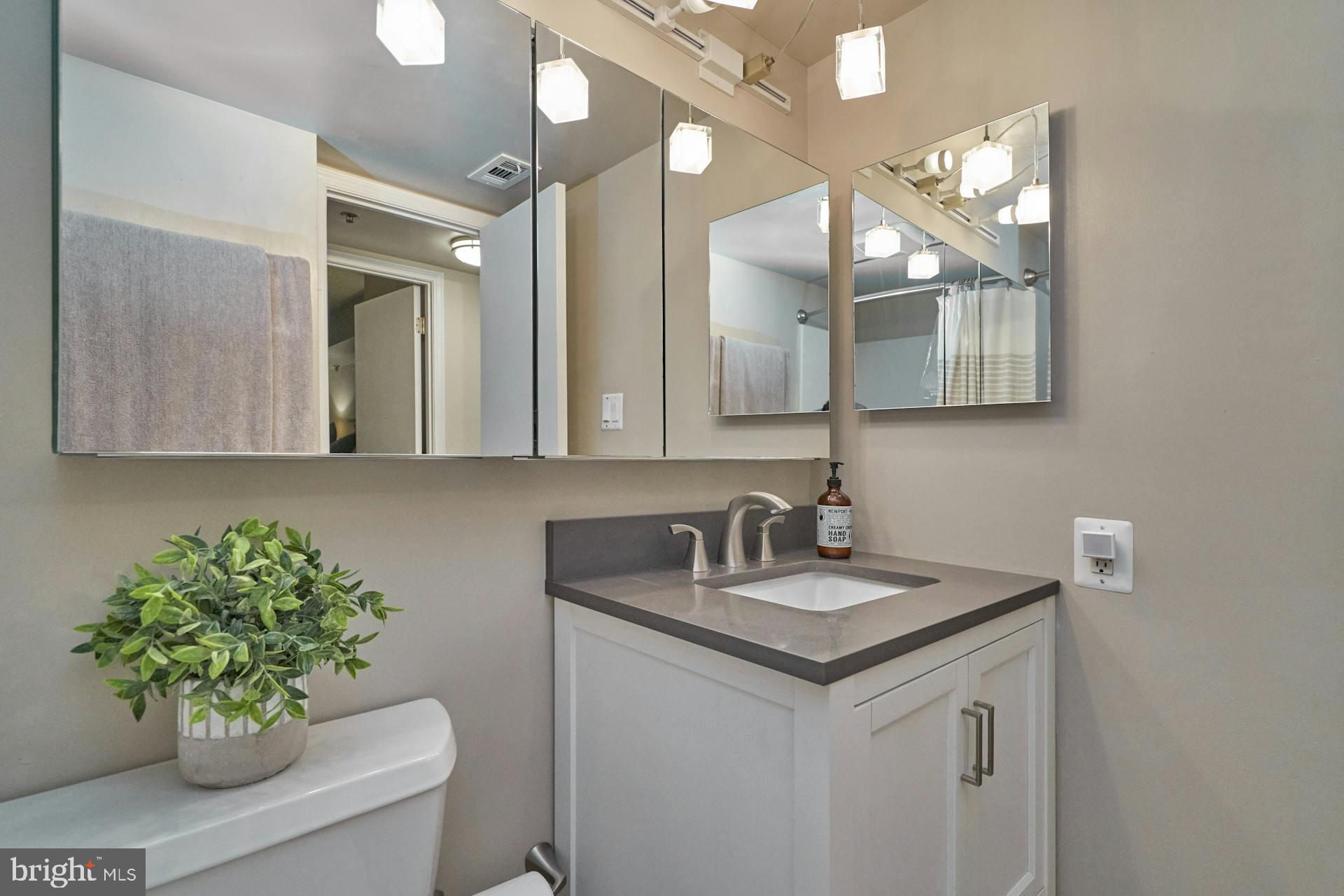 1024 N Utah St #222