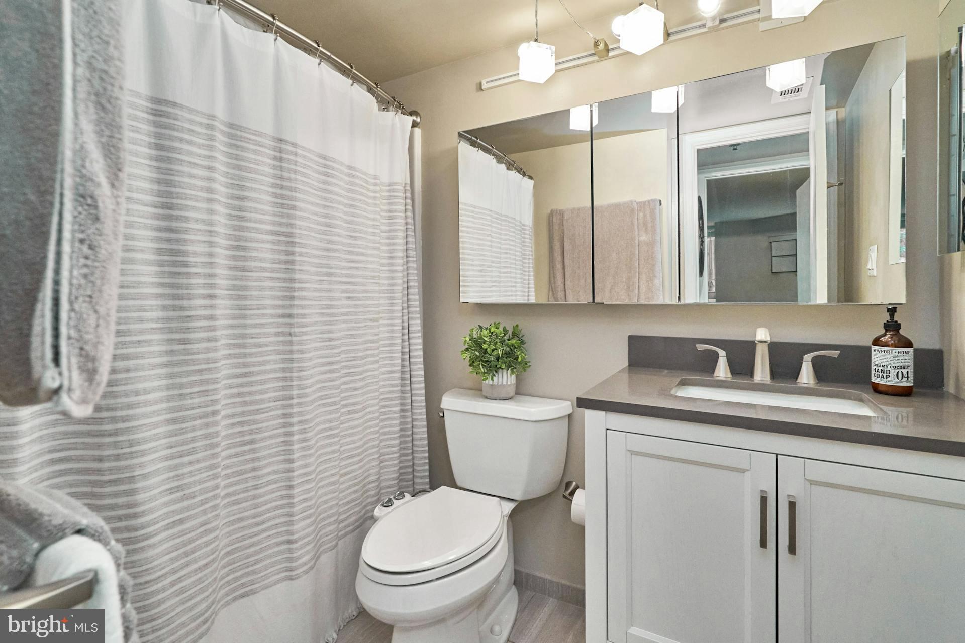 1024 N Utah St #222