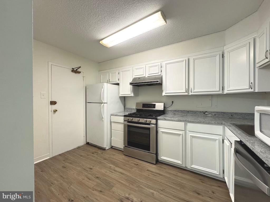 1300 ARMY NAVY DR #427