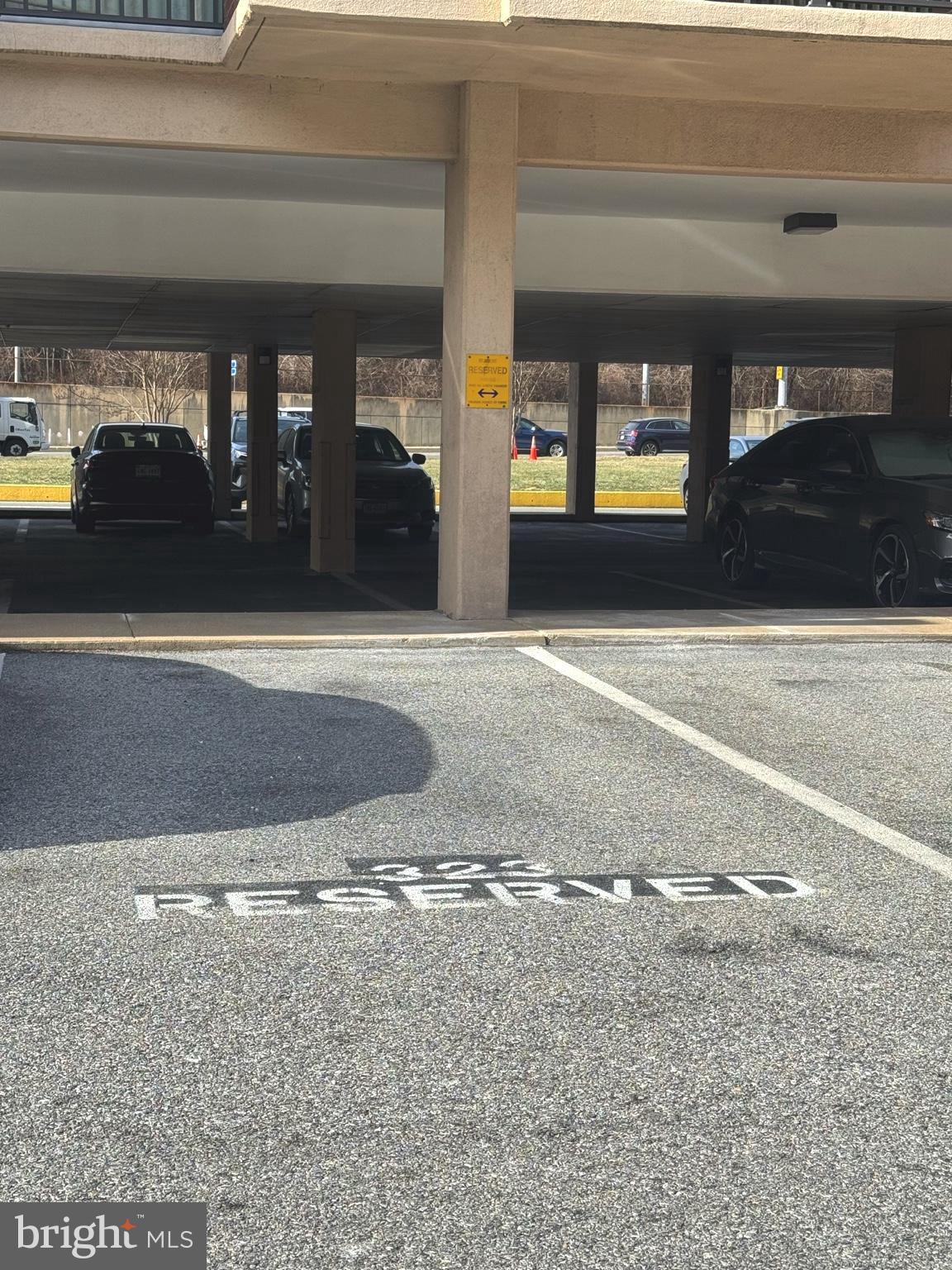 1300 ARMY NAVY DR #427