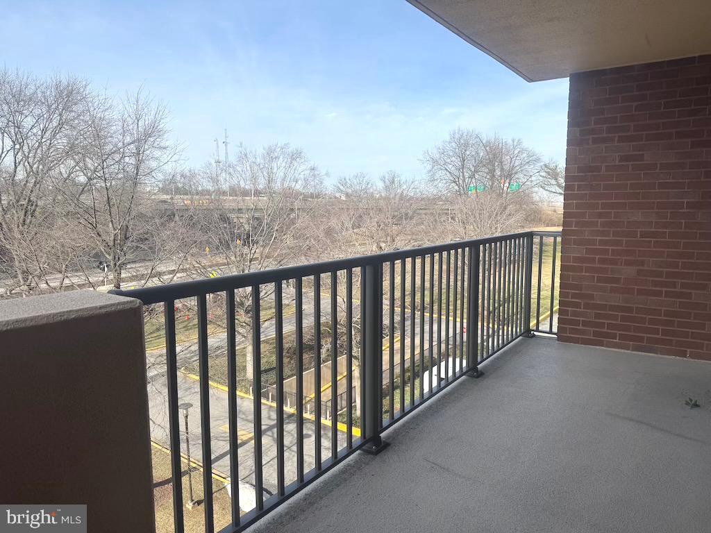 1300 ARMY NAVY DR #427