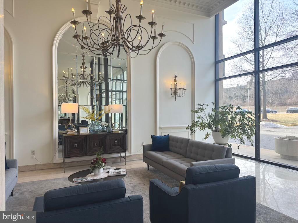 1300 ARMY NAVY DR #427