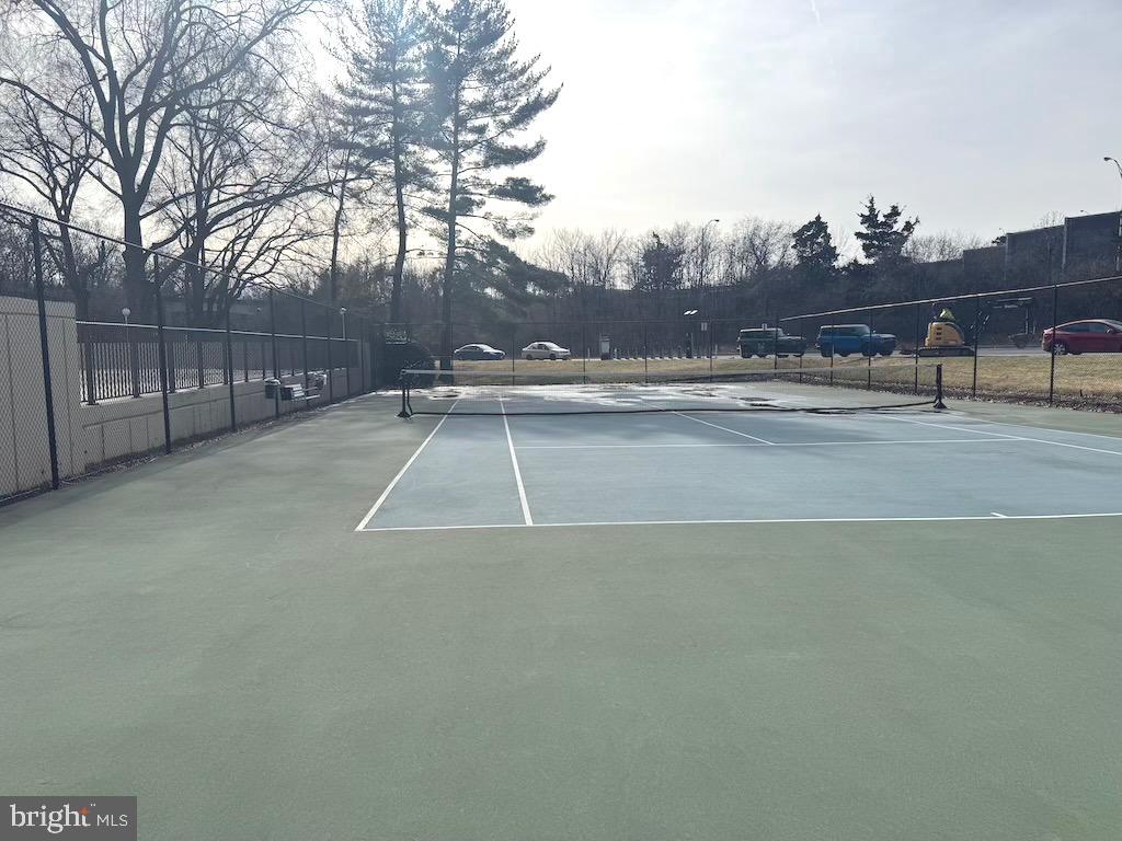 1300 ARMY NAVY DR #427