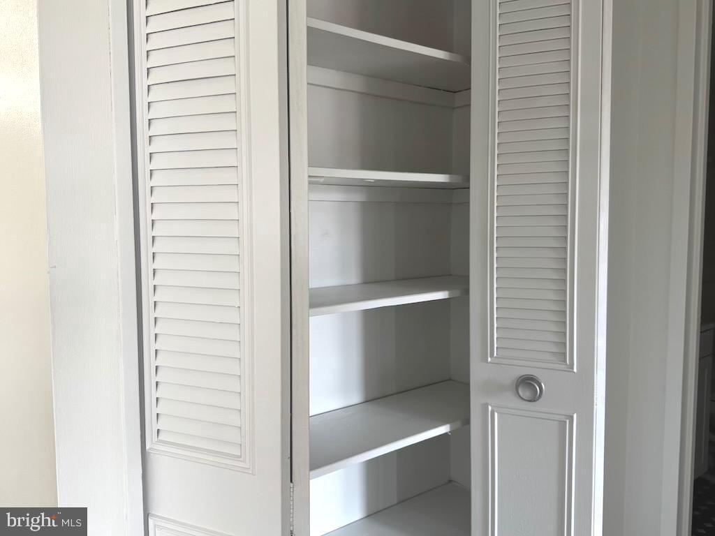 1300 ARMY NAVY DR #427