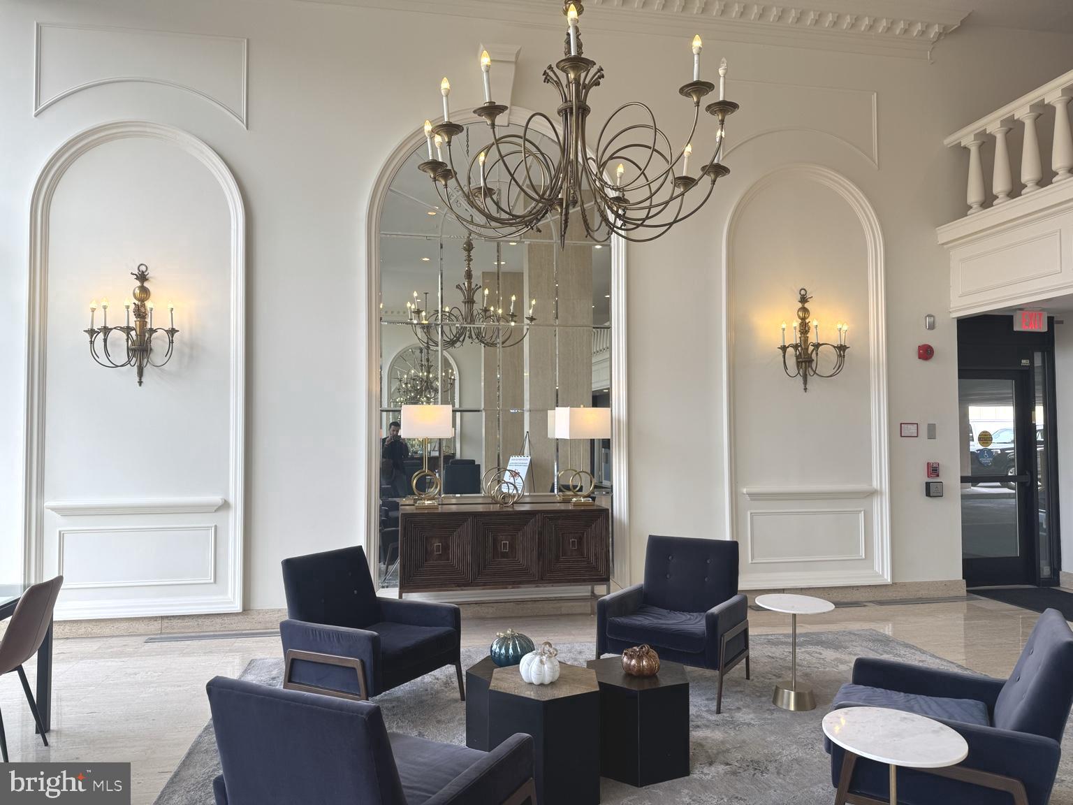 1300 ARMY NAVY DR #427