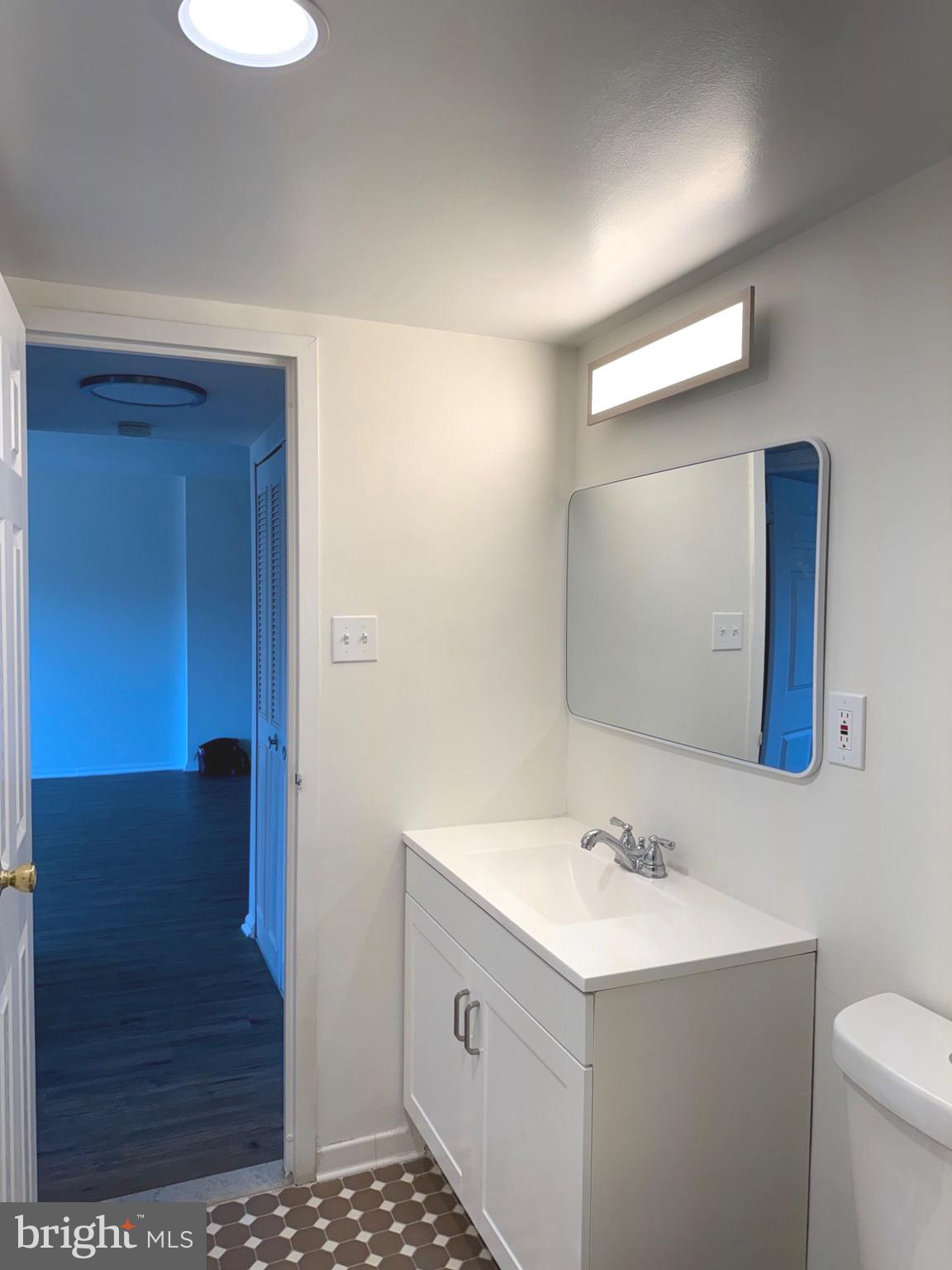 1300 ARMY NAVY DR #427