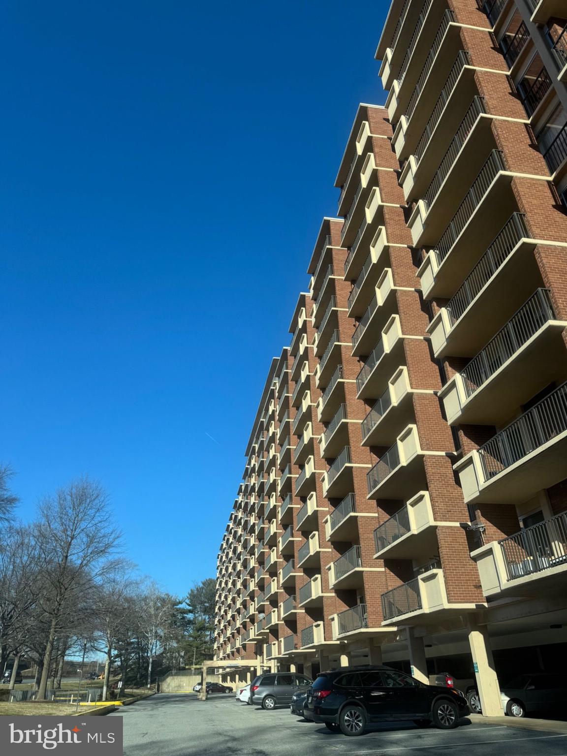 1300 ARMY NAVY DR #427