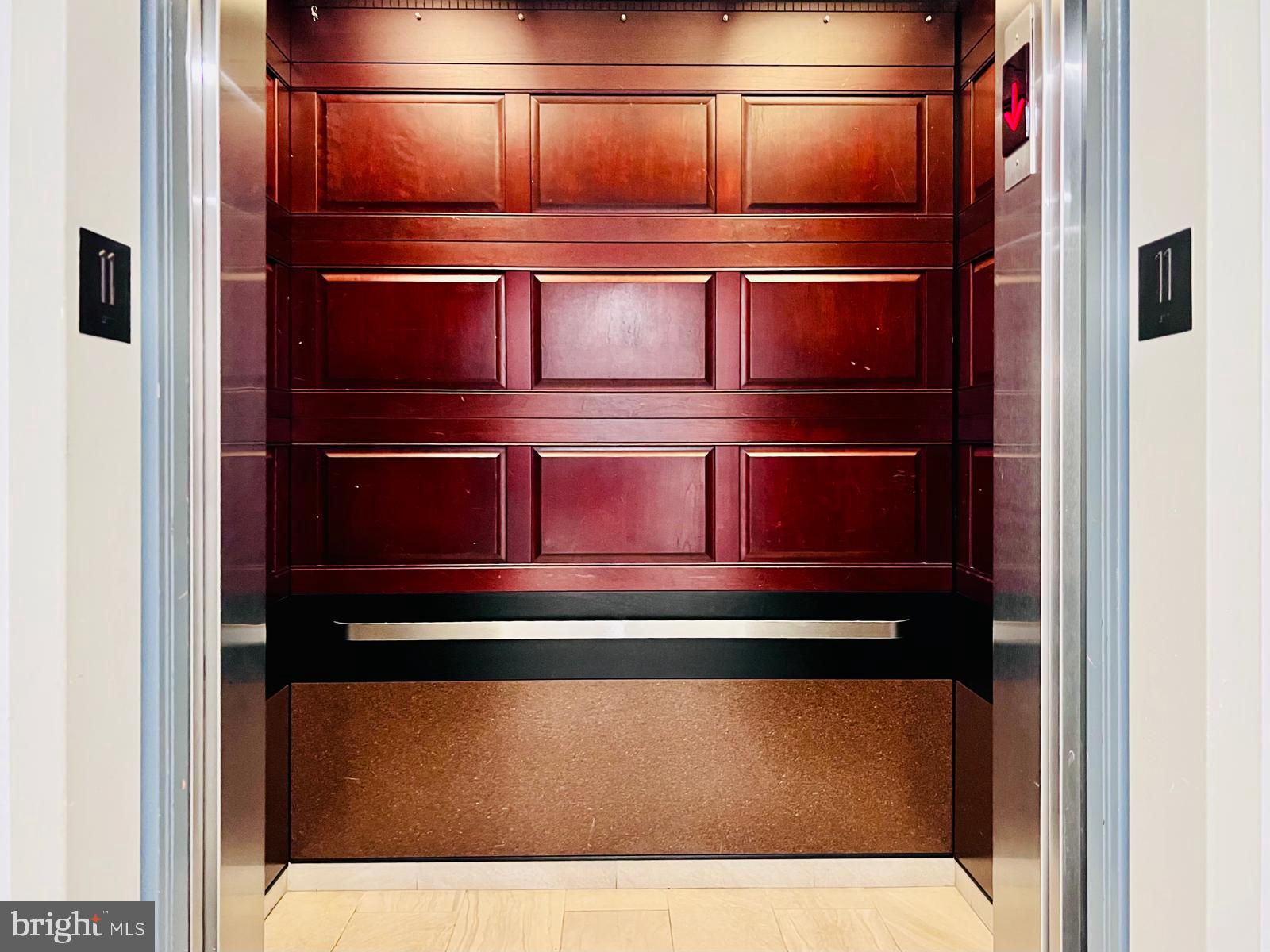 1301 N COURTHOUSE RD #1107