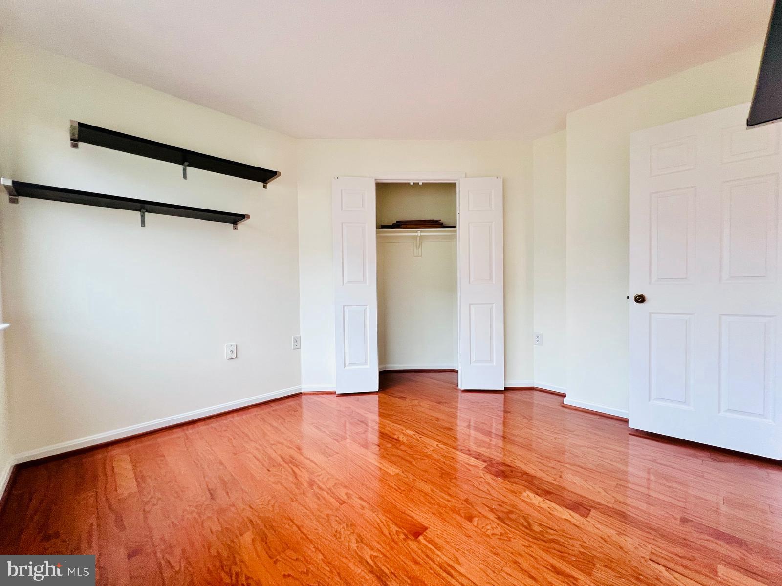 1301 N COURTHOUSE RD #1107