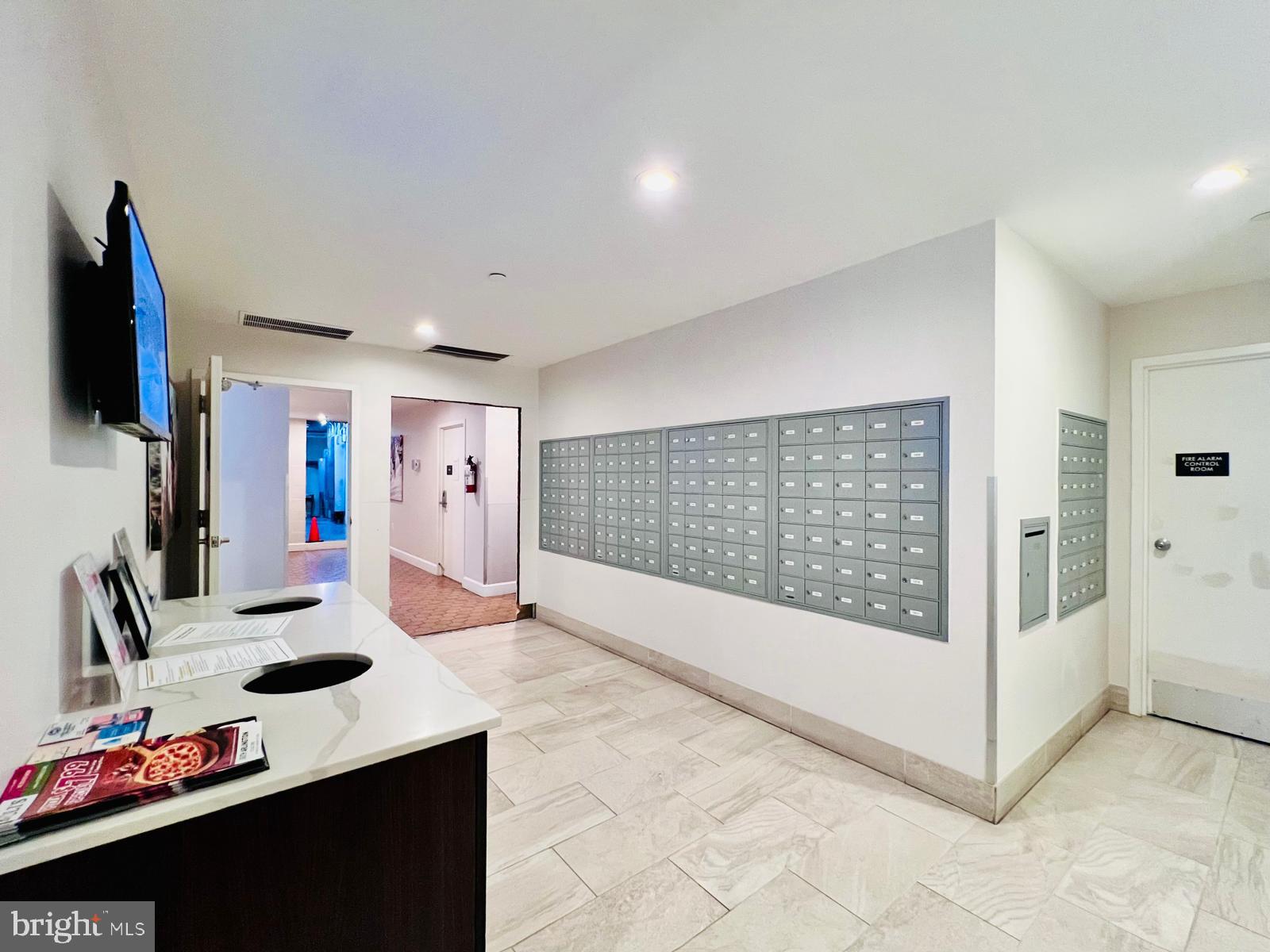 1301 N COURTHOUSE RD #1107