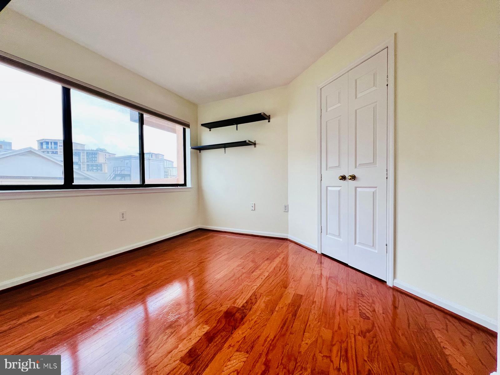 1301 N COURTHOUSE RD #1107