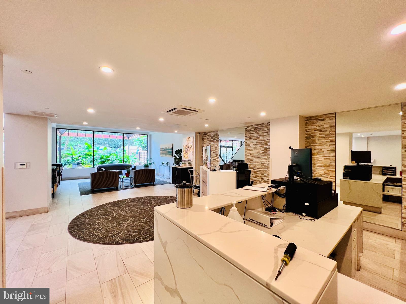 1301 N COURTHOUSE RD #1107