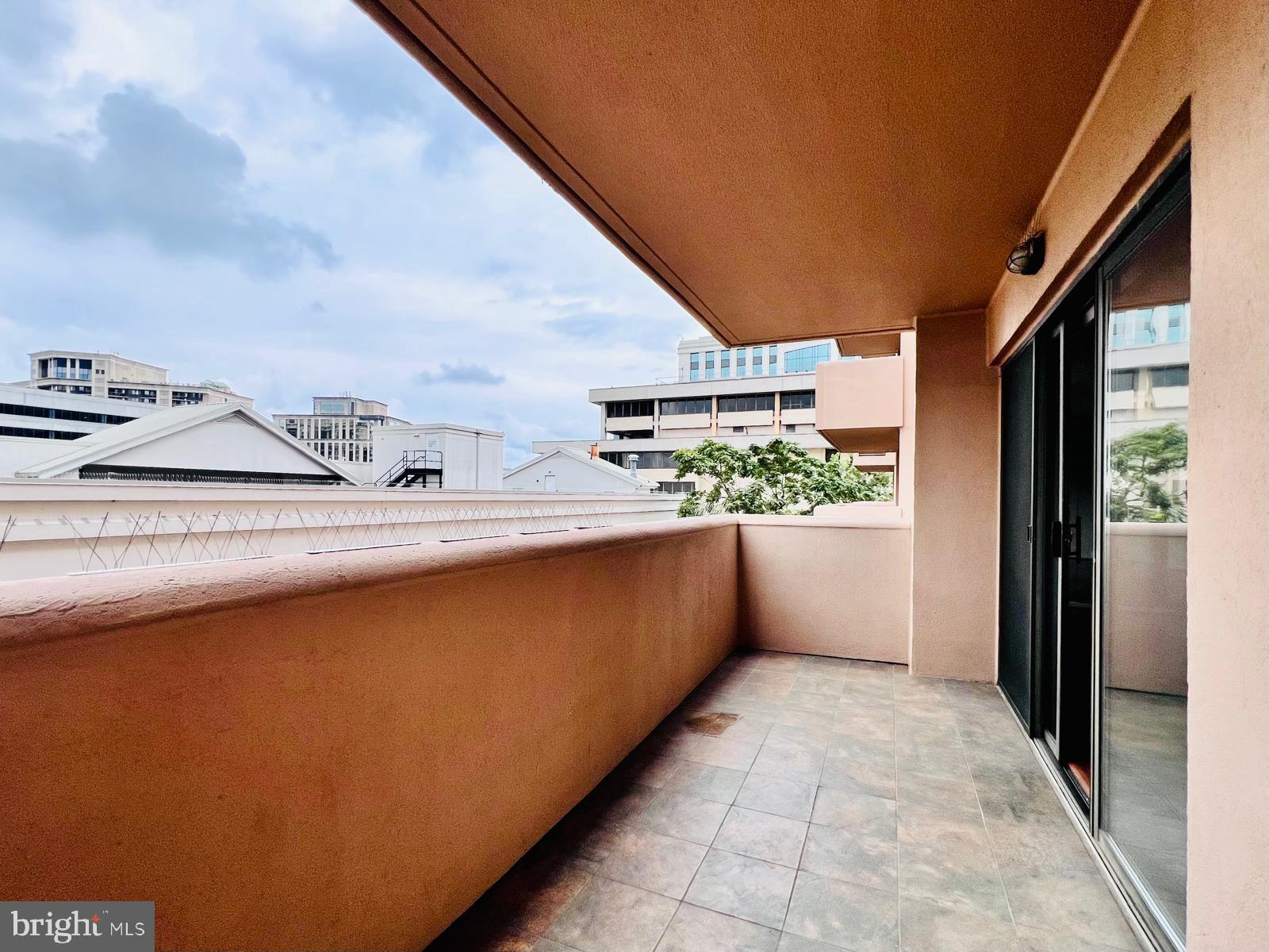 1301 N COURTHOUSE RD #1107