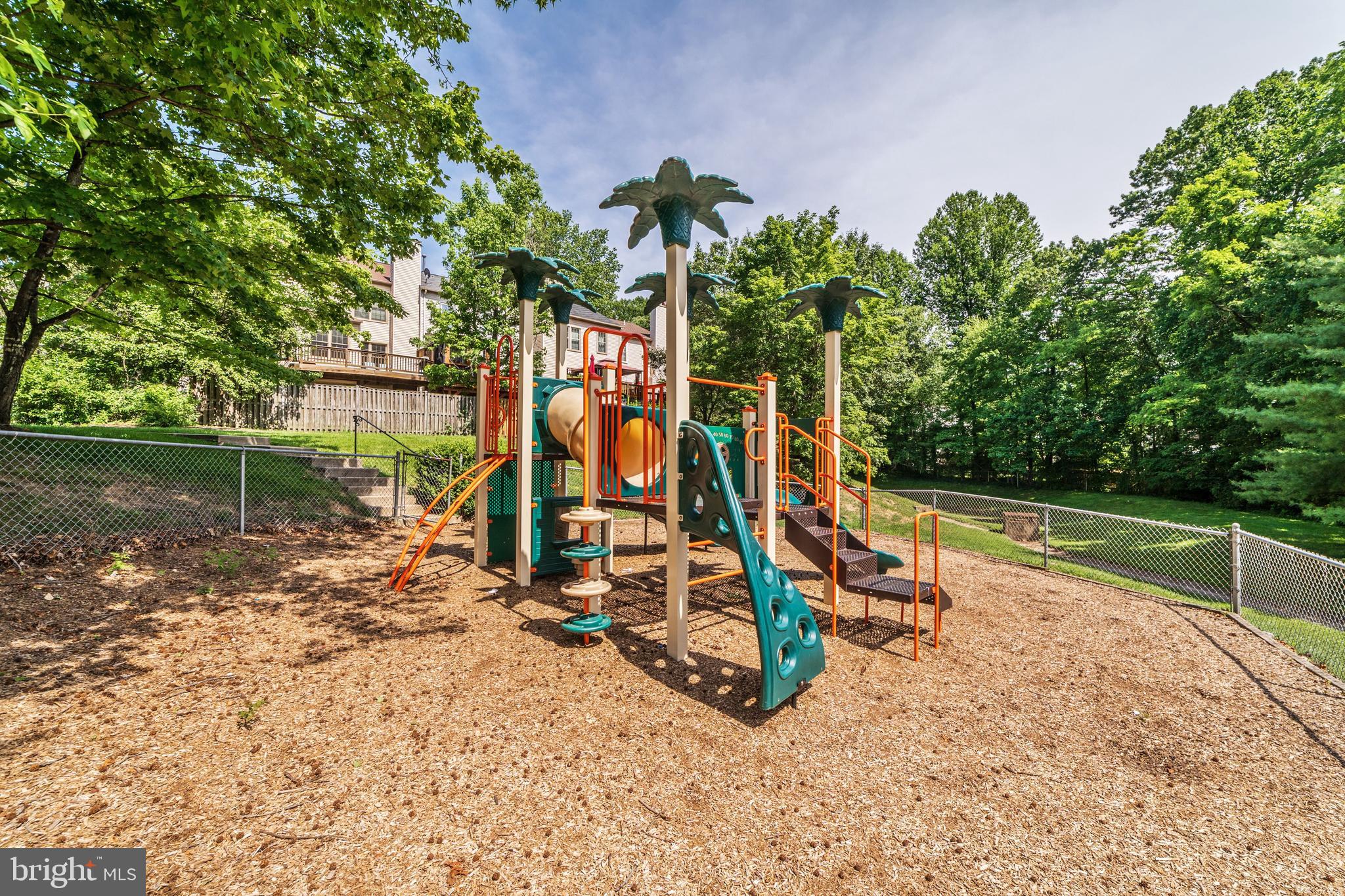 6061 Hollow Knoll Ct