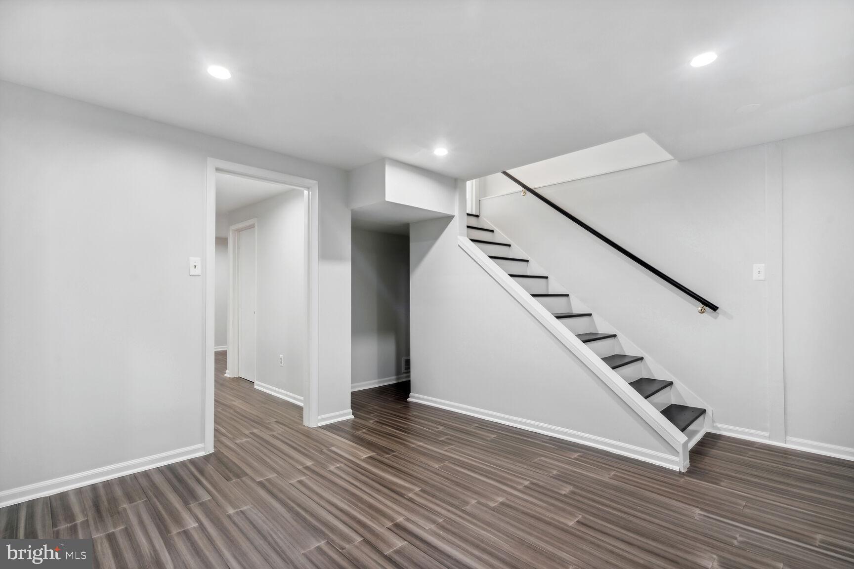6061 Hollow Knoll Ct