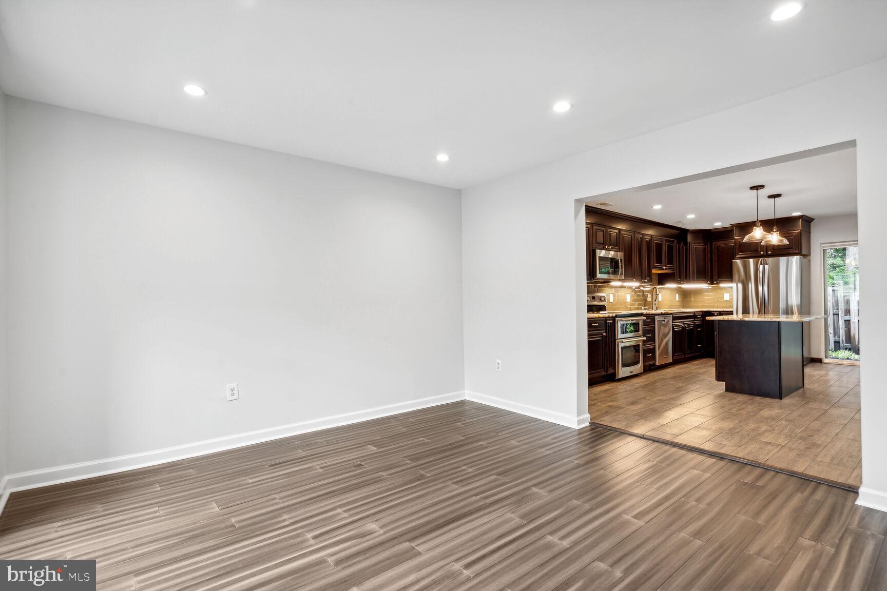 6061 Hollow Knoll Ct