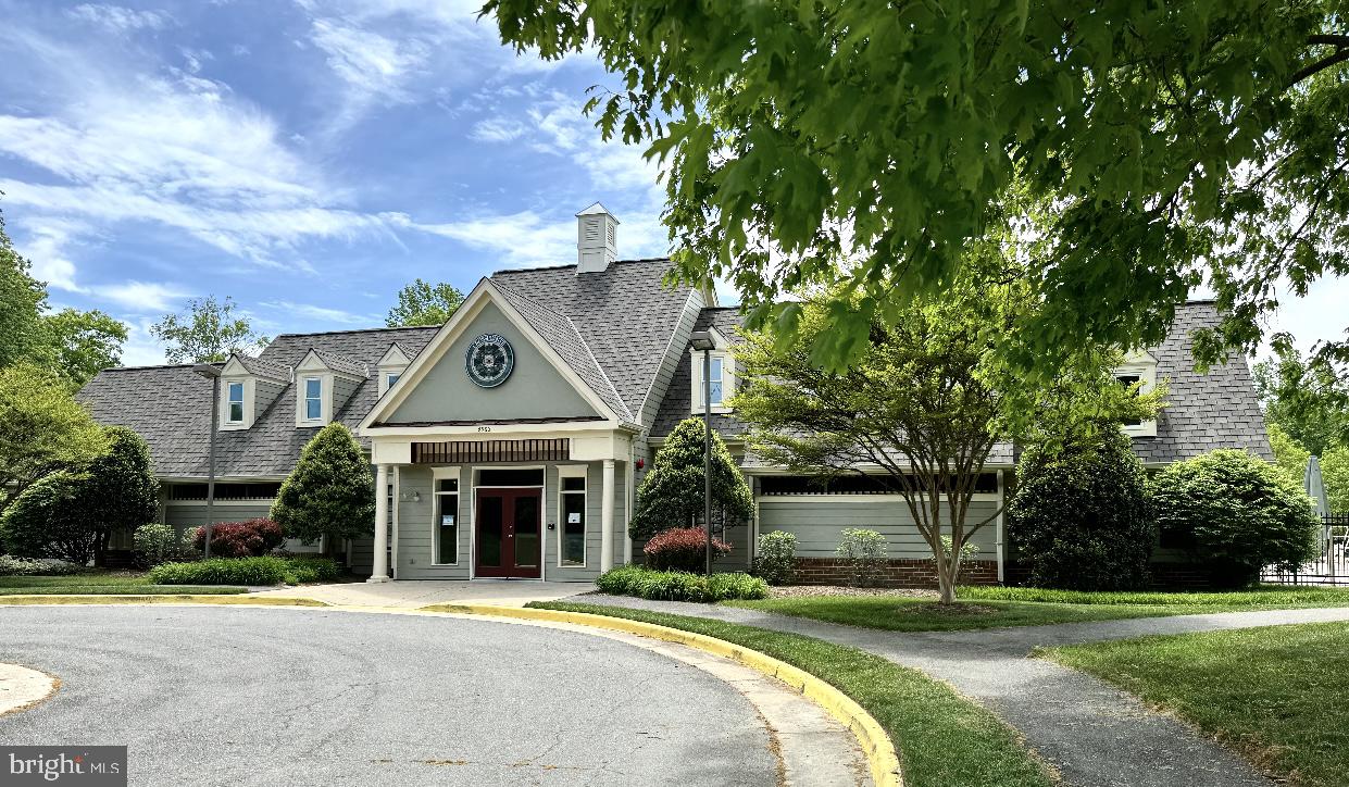 8529 Oak Pointe Way