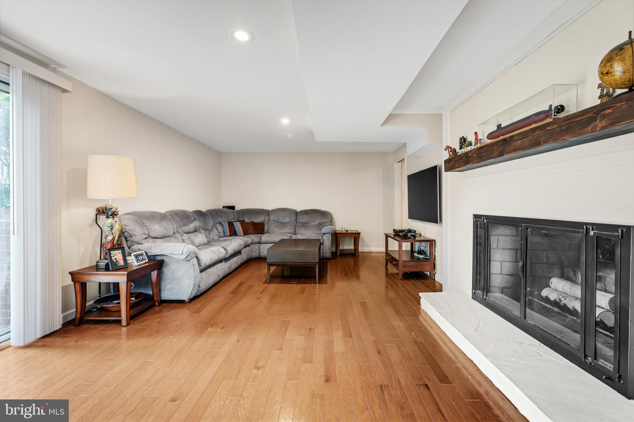 3324 Parkside Ter