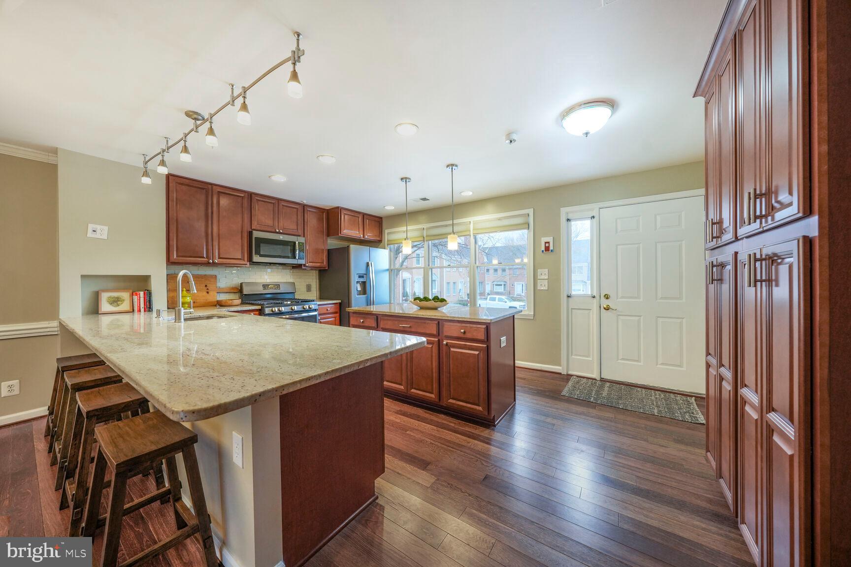 215 Locust St SE #C