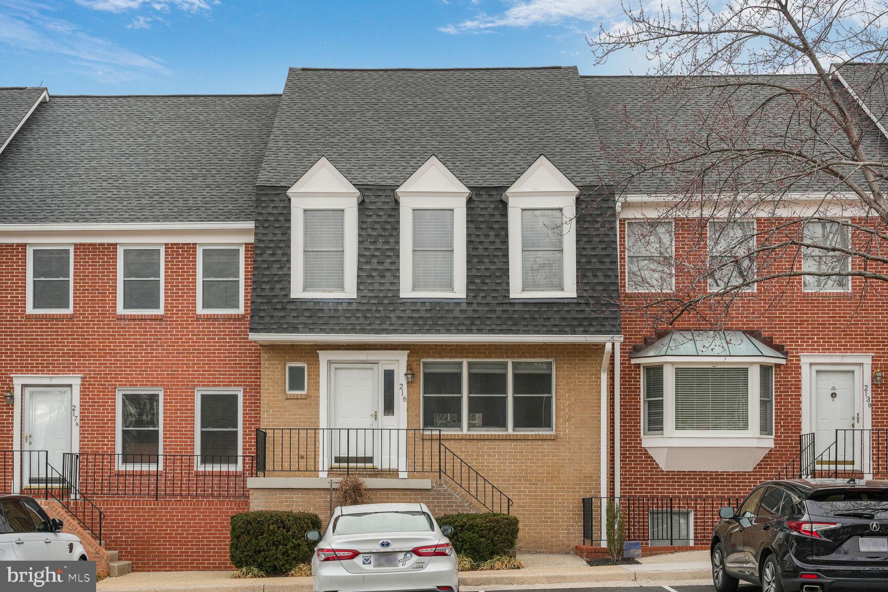 215 Locust St SE #C