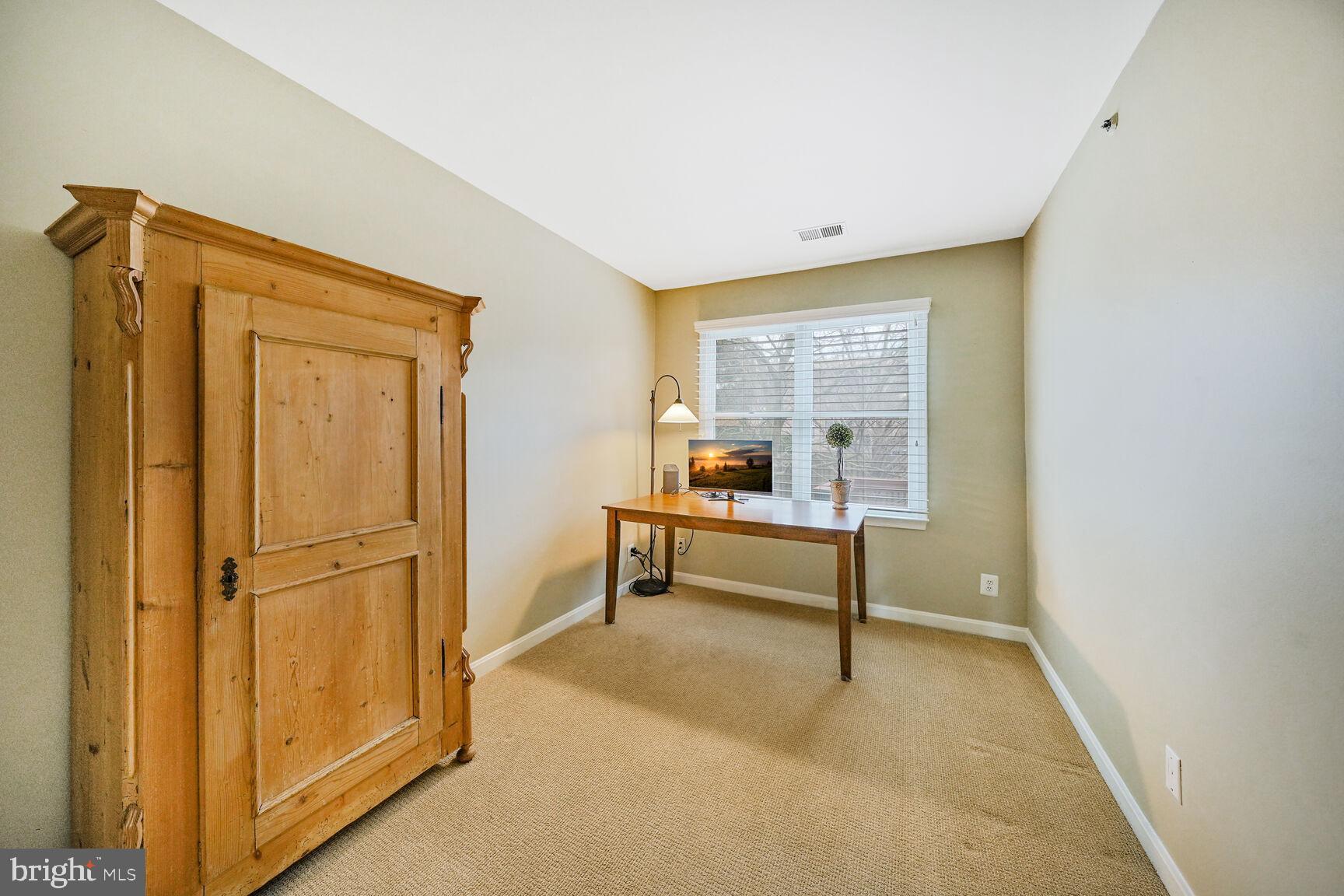 215 Locust St SE #C