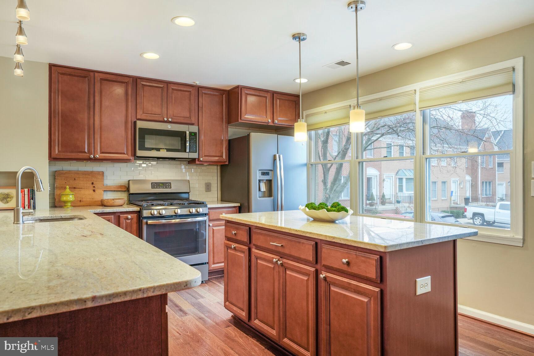215 Locust St SE #C