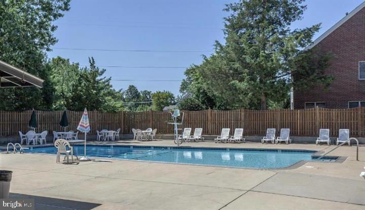 215 Locust St SE #C