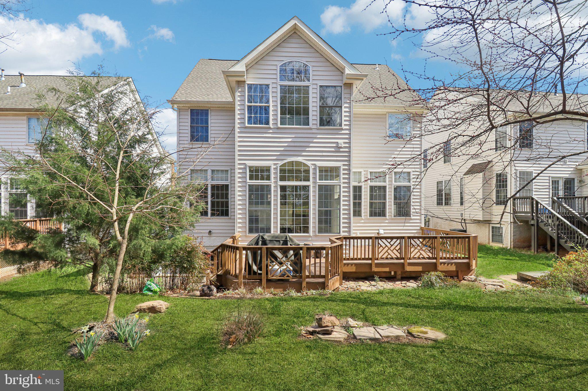 3828 Highland Oaks Dr