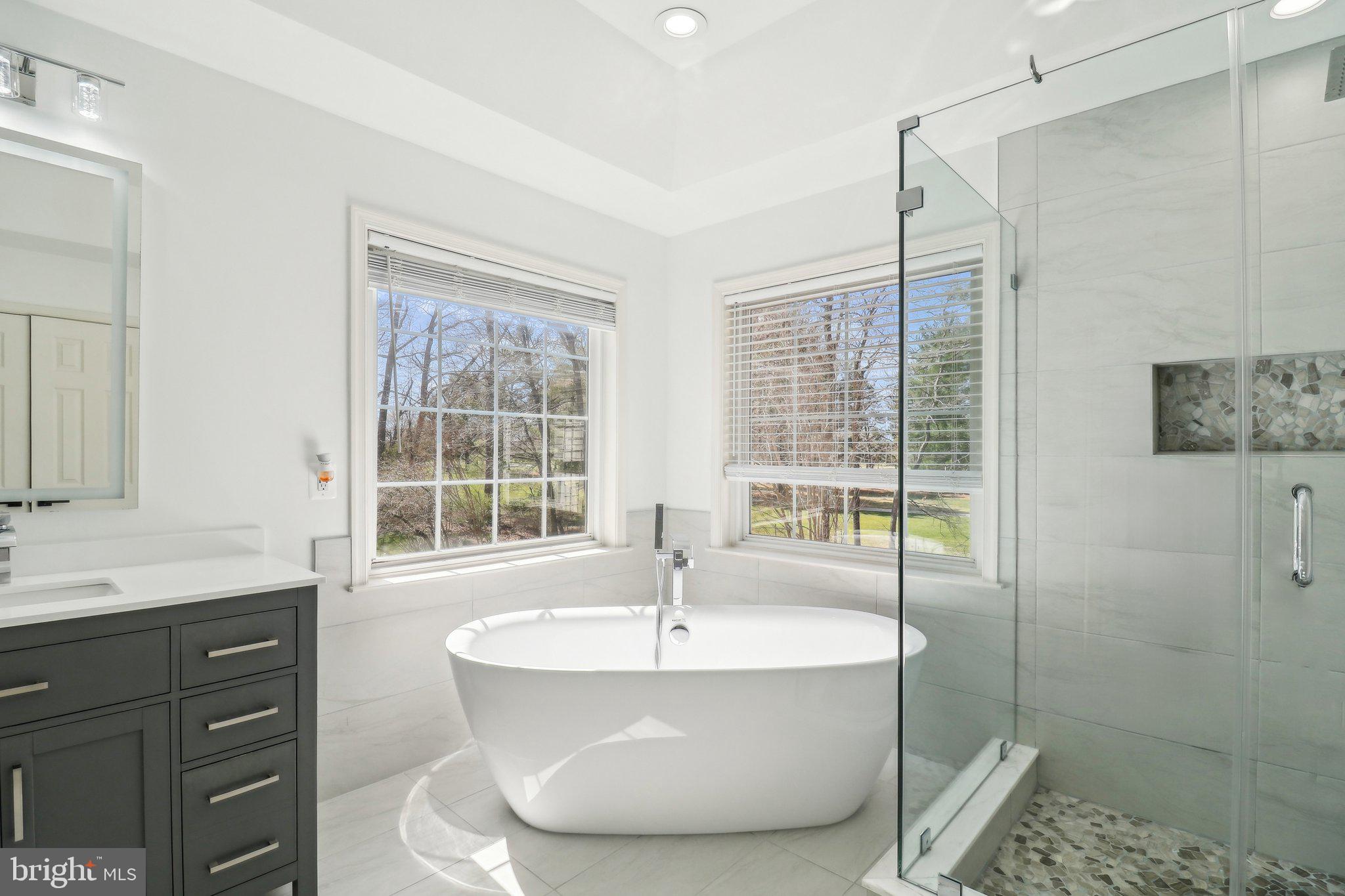 3828 Highland Oaks Dr