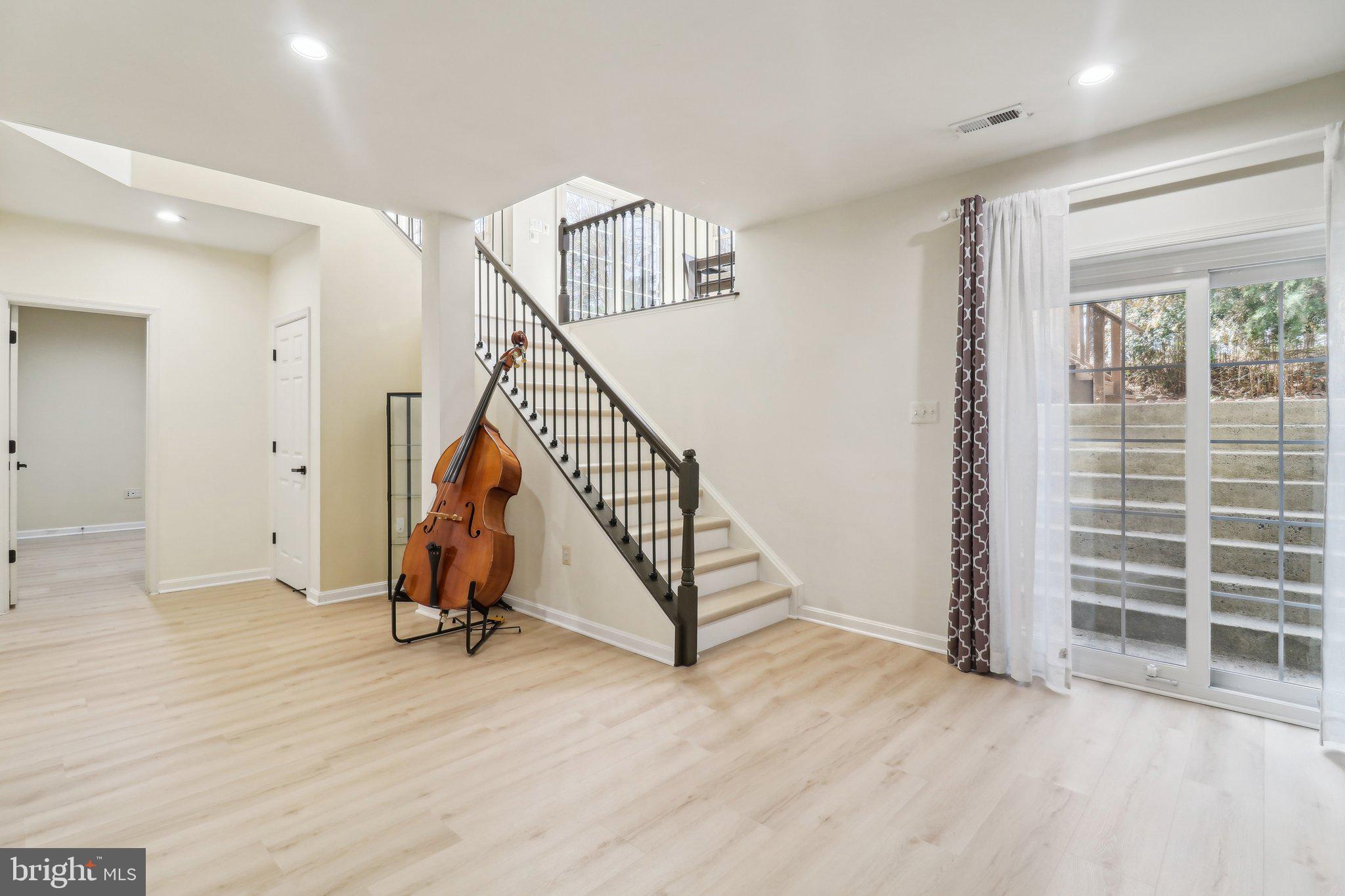 3828 Highland Oaks Dr