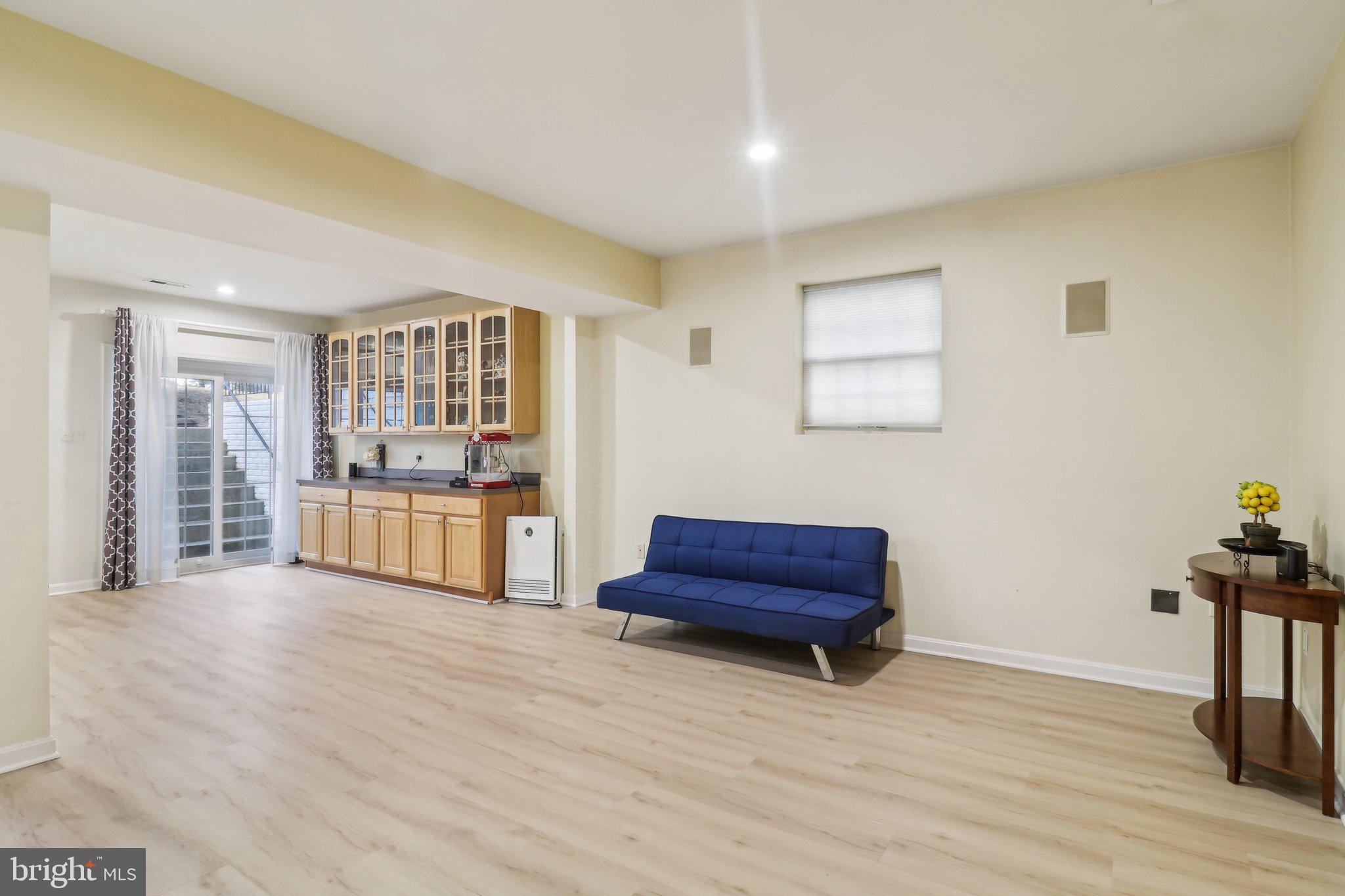3828 Highland Oaks Dr