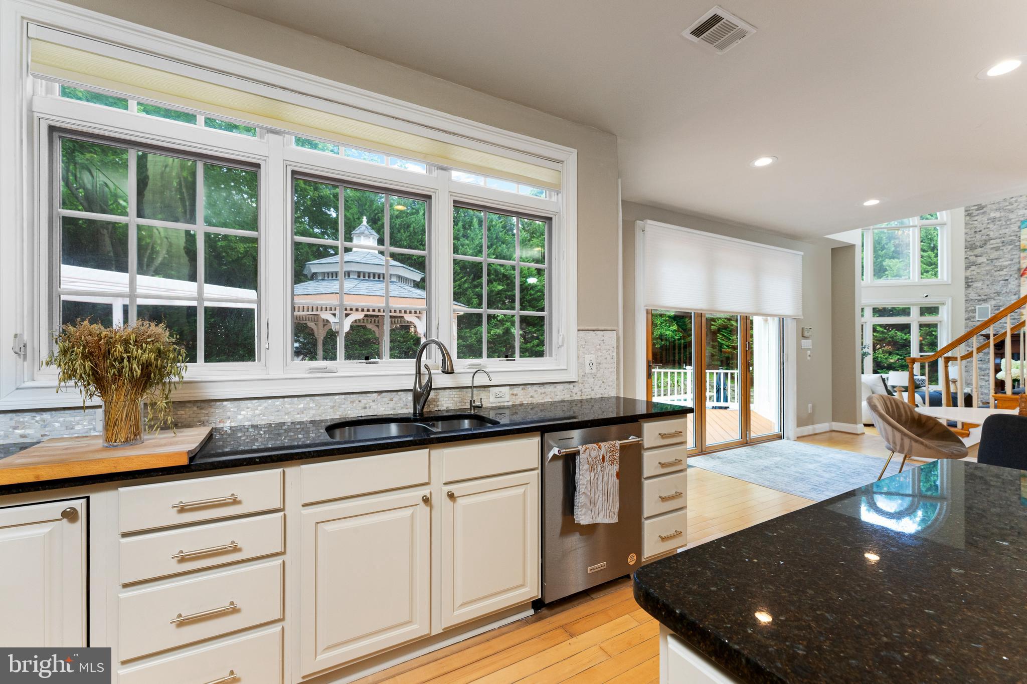 1445 MAYHURST BOULEVARD