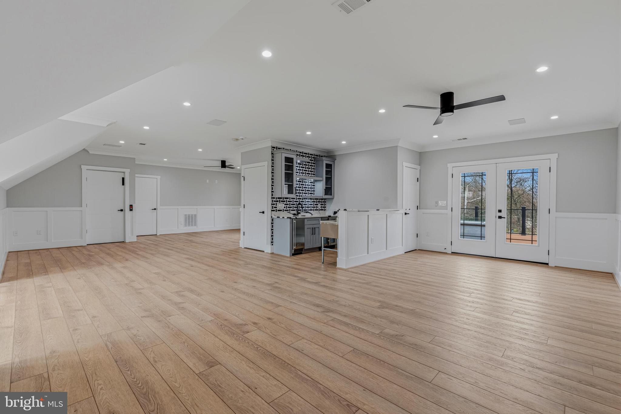 14700 CRANOKE STREET