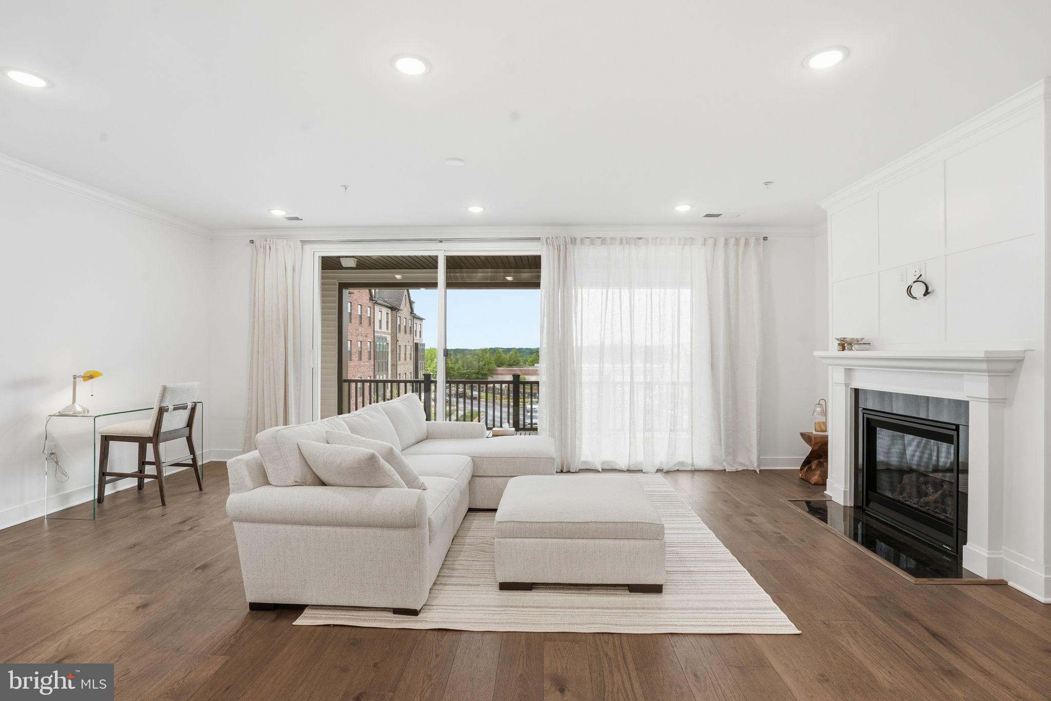 4835 BAUHAUS SQUARE 104